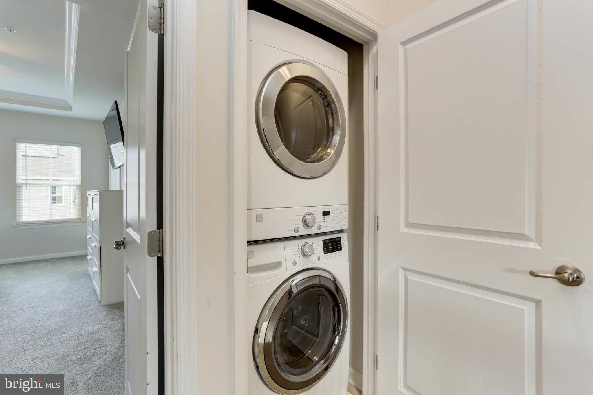 CREEKSIDE VILLAGE - Residential