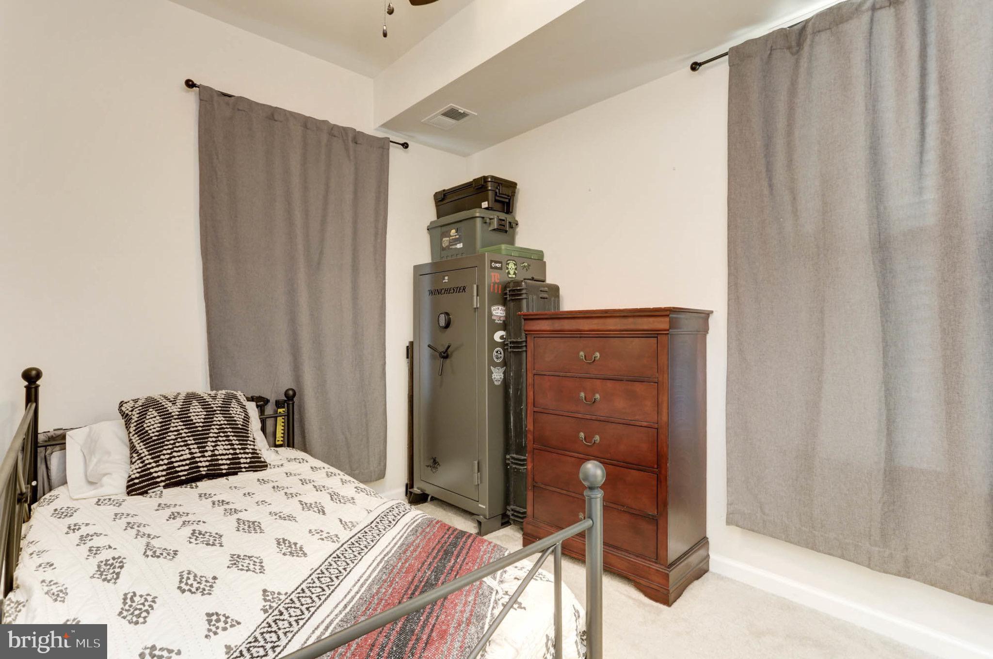 CREEKSIDE VILLAGE - Residential