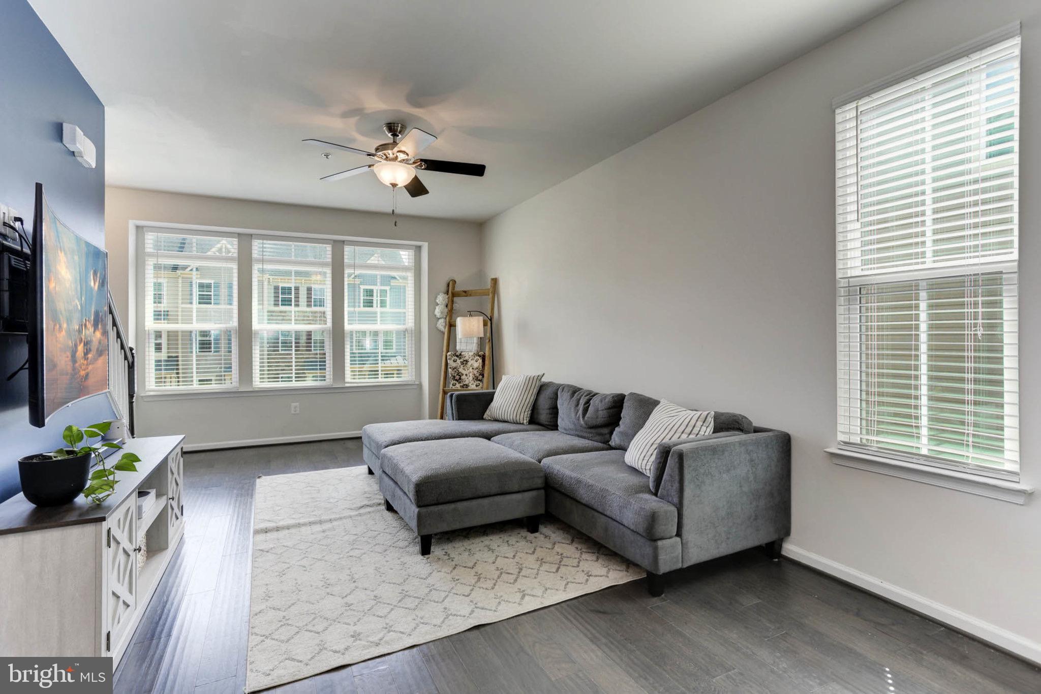 CREEKSIDE VILLAGE - Residential