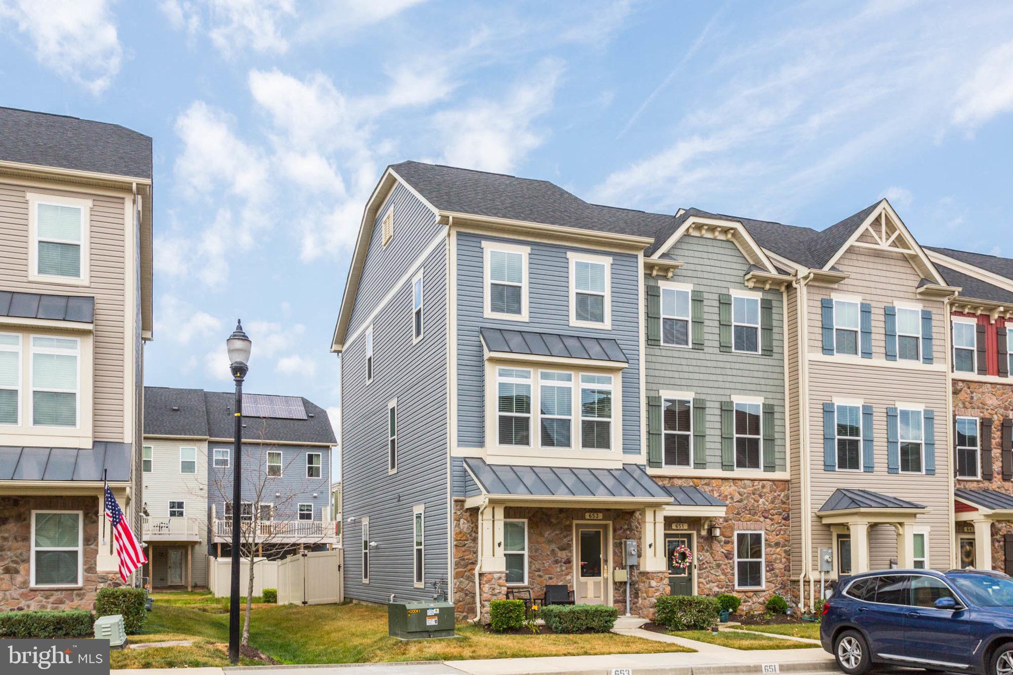 CREEKSIDE VILLAGE - Residential