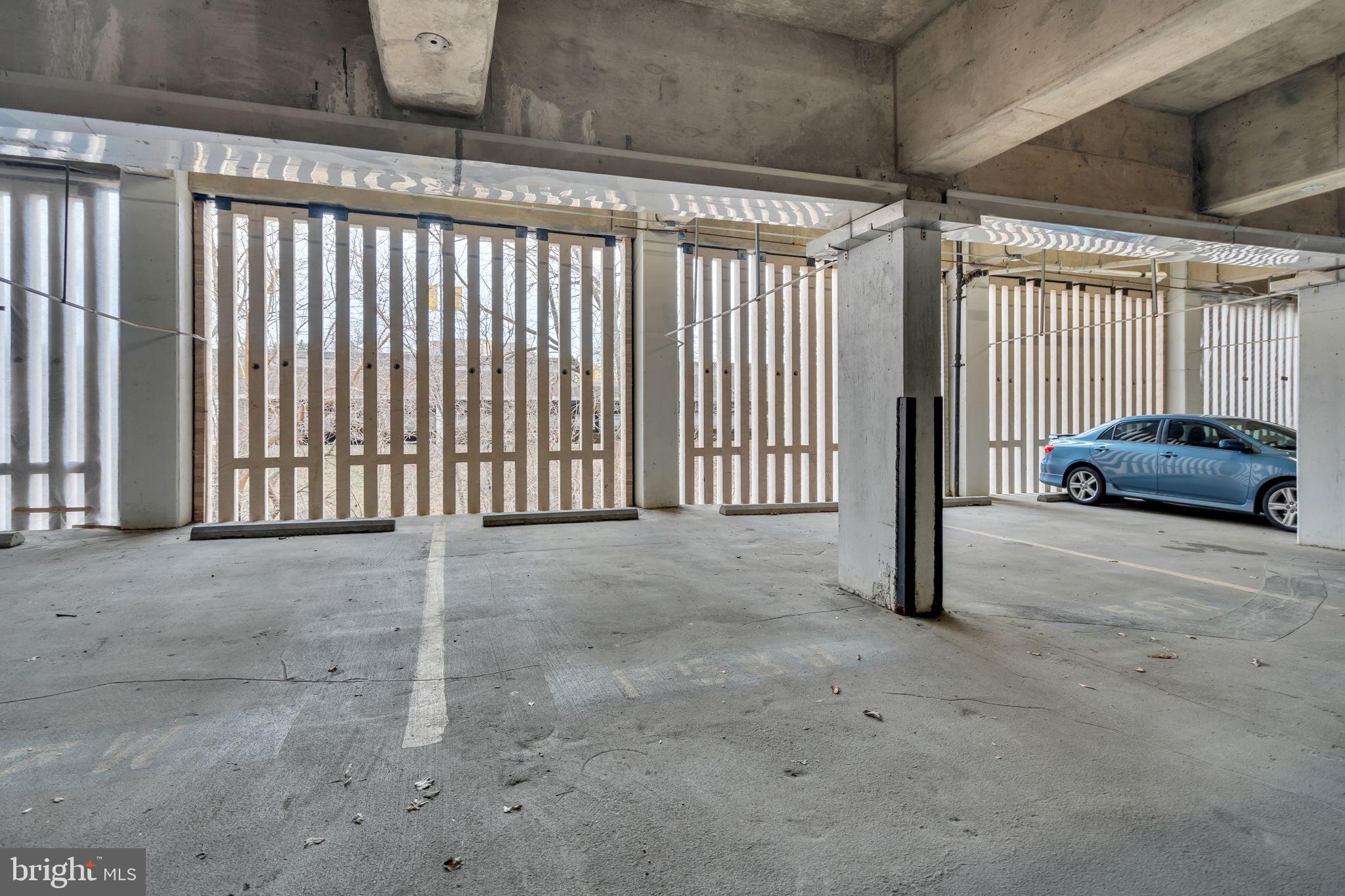 SKYLINE HOUSE - Residential