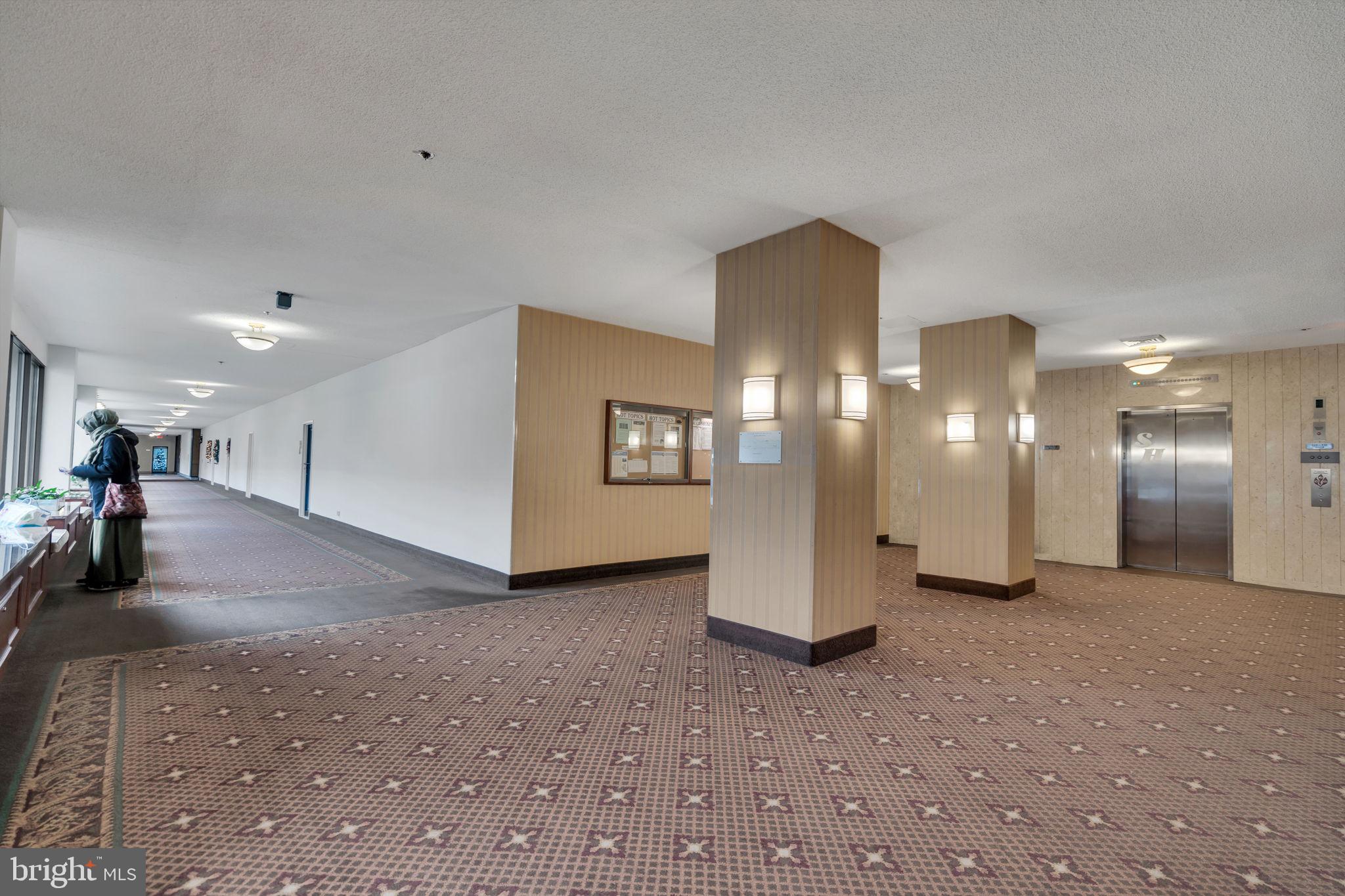 SKYLINE HOUSE - Residential