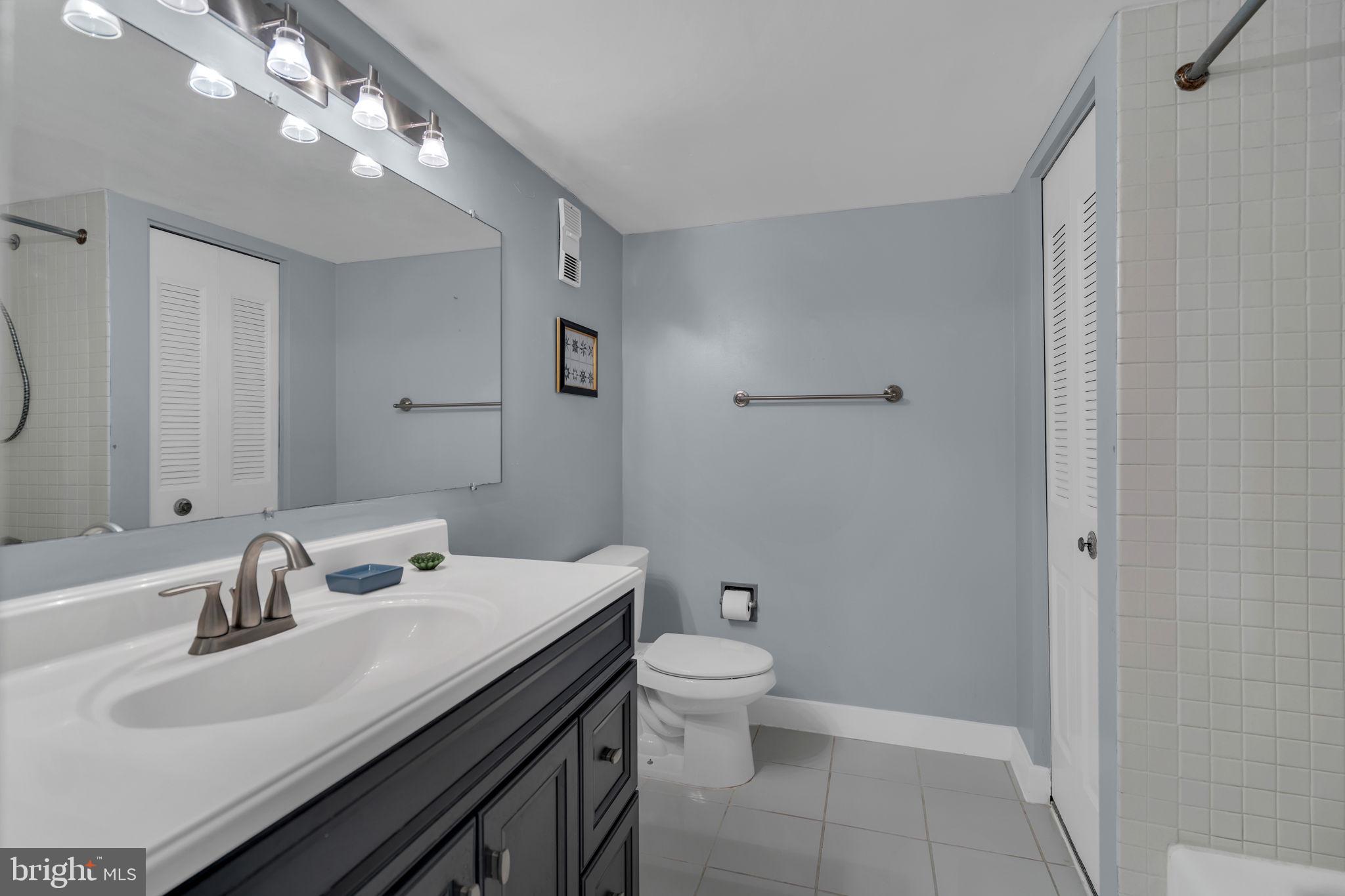 SKYLINE HOUSE - Residential