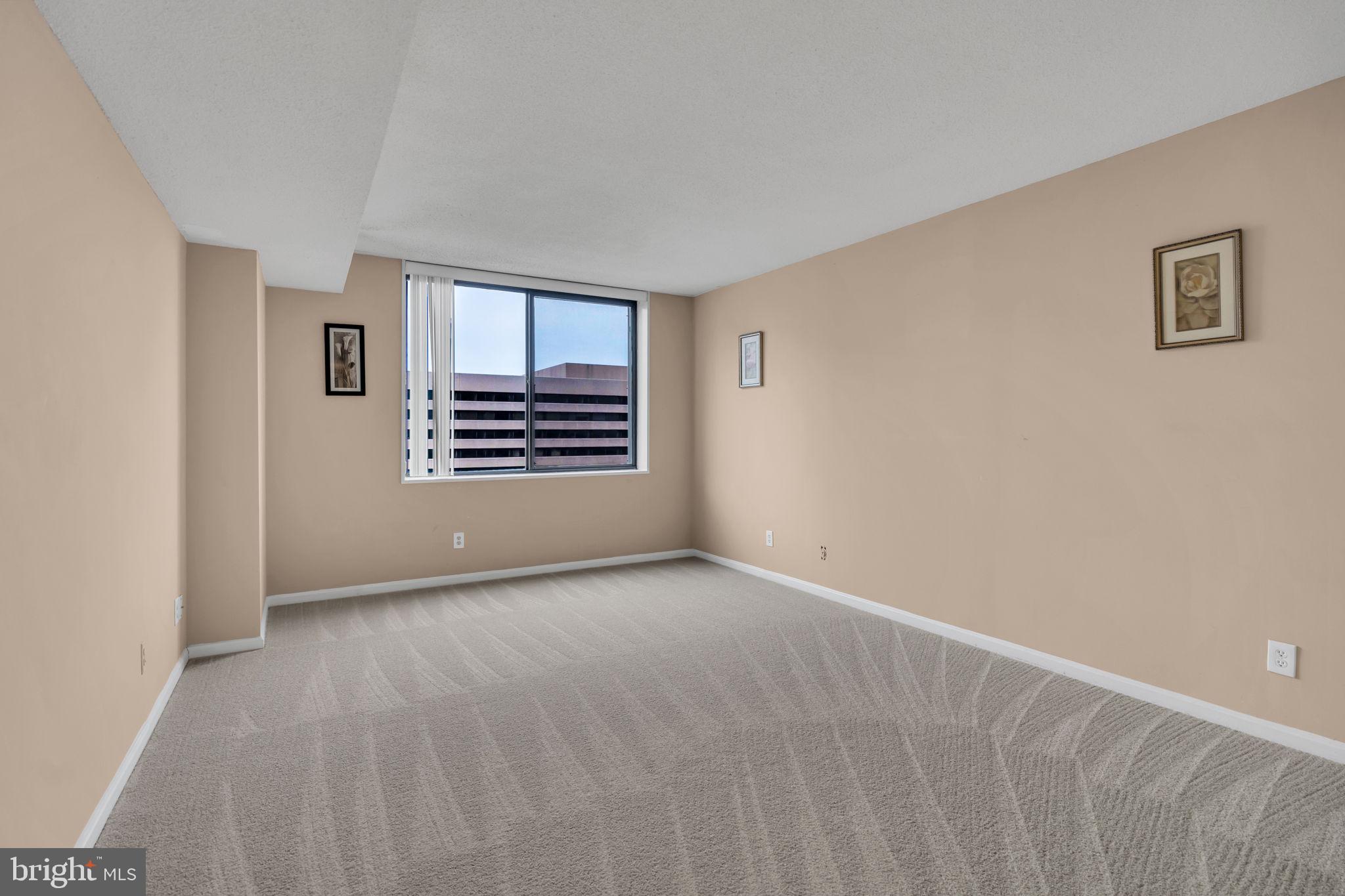 SKYLINE HOUSE - Residential