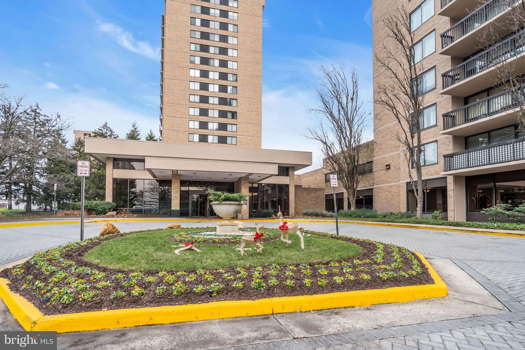 Photo of 3713 S George Mason Drive #1109, FALLS CHURCH, VA 22041 (MLS # VAFX2285416)