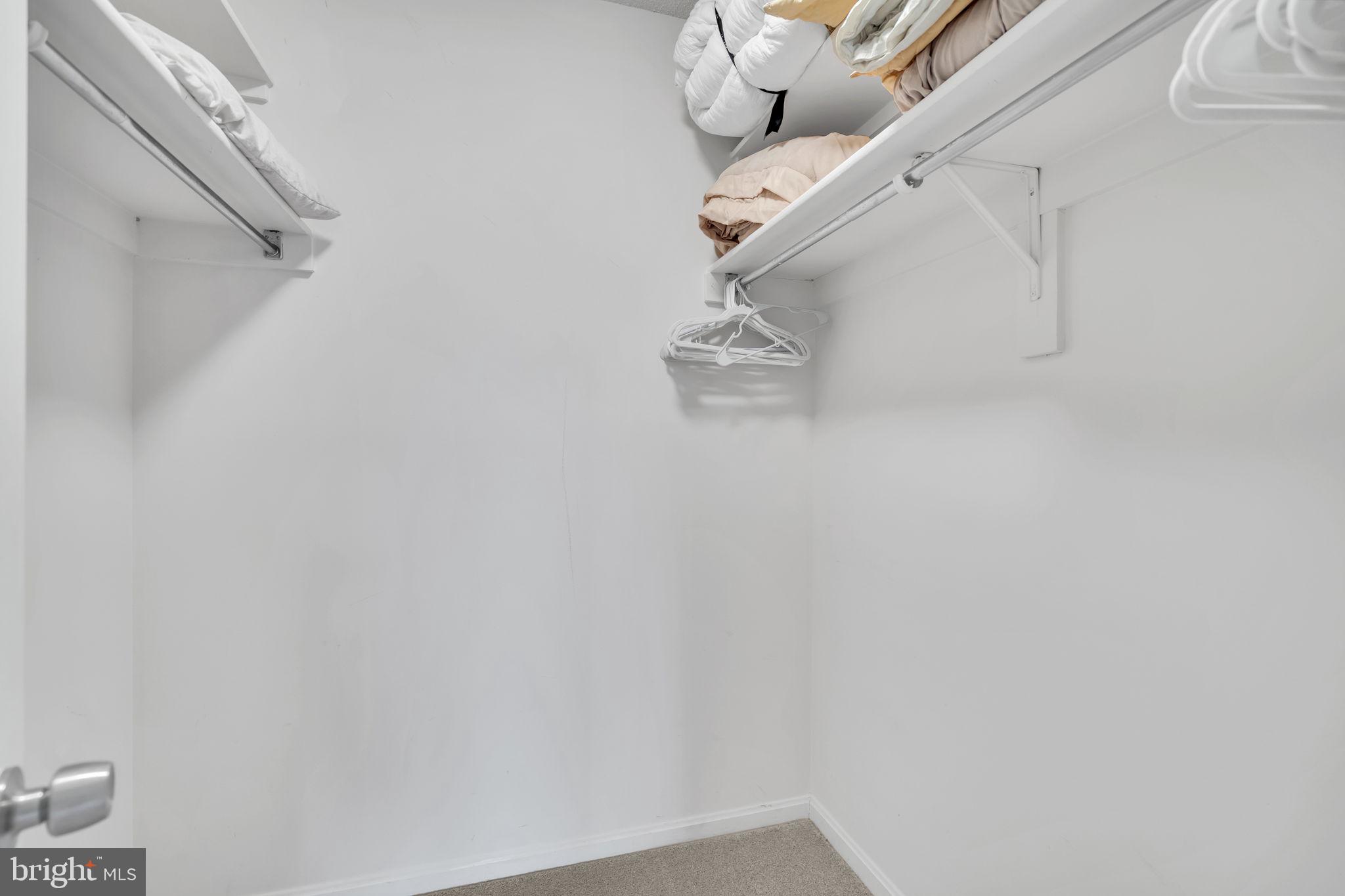 SKYLINE HOUSE - Residential