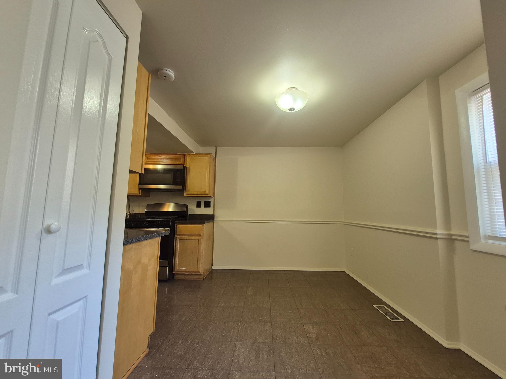 OAKLAND MILLS - Residential Lease