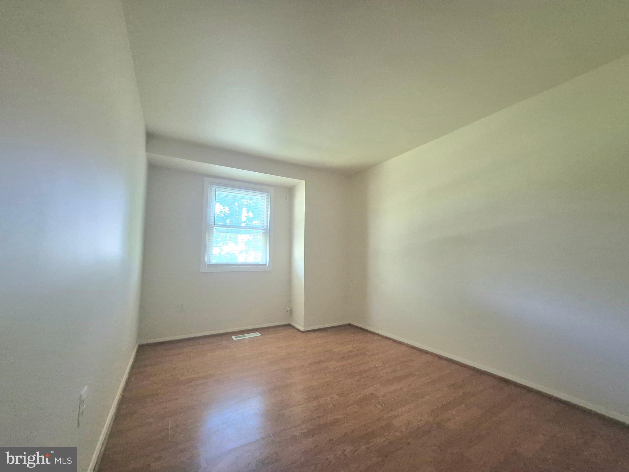 OAKLAND MILLS - Residential Lease