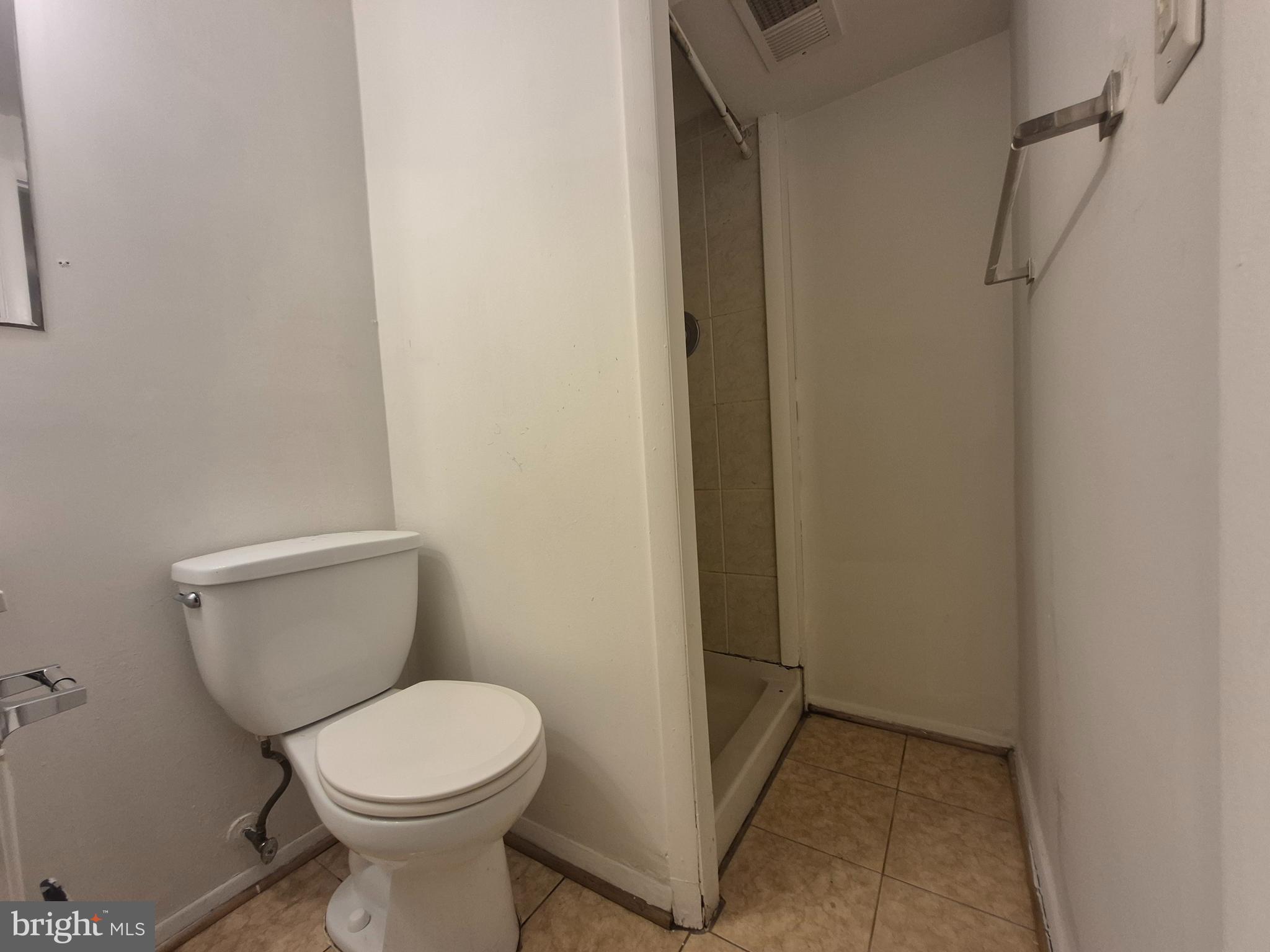 OAKLAND MILLS - Residential Lease