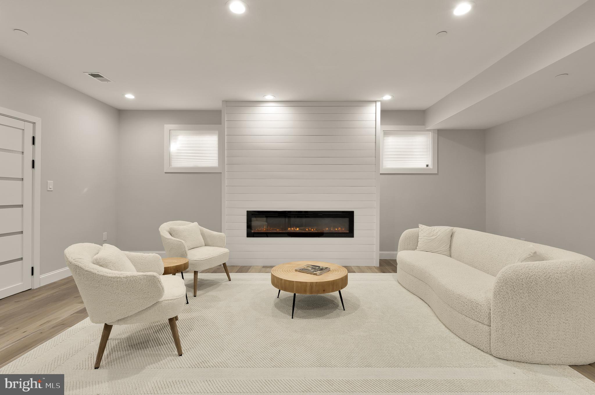 DARNESTOWN OUTSIDE - Residential