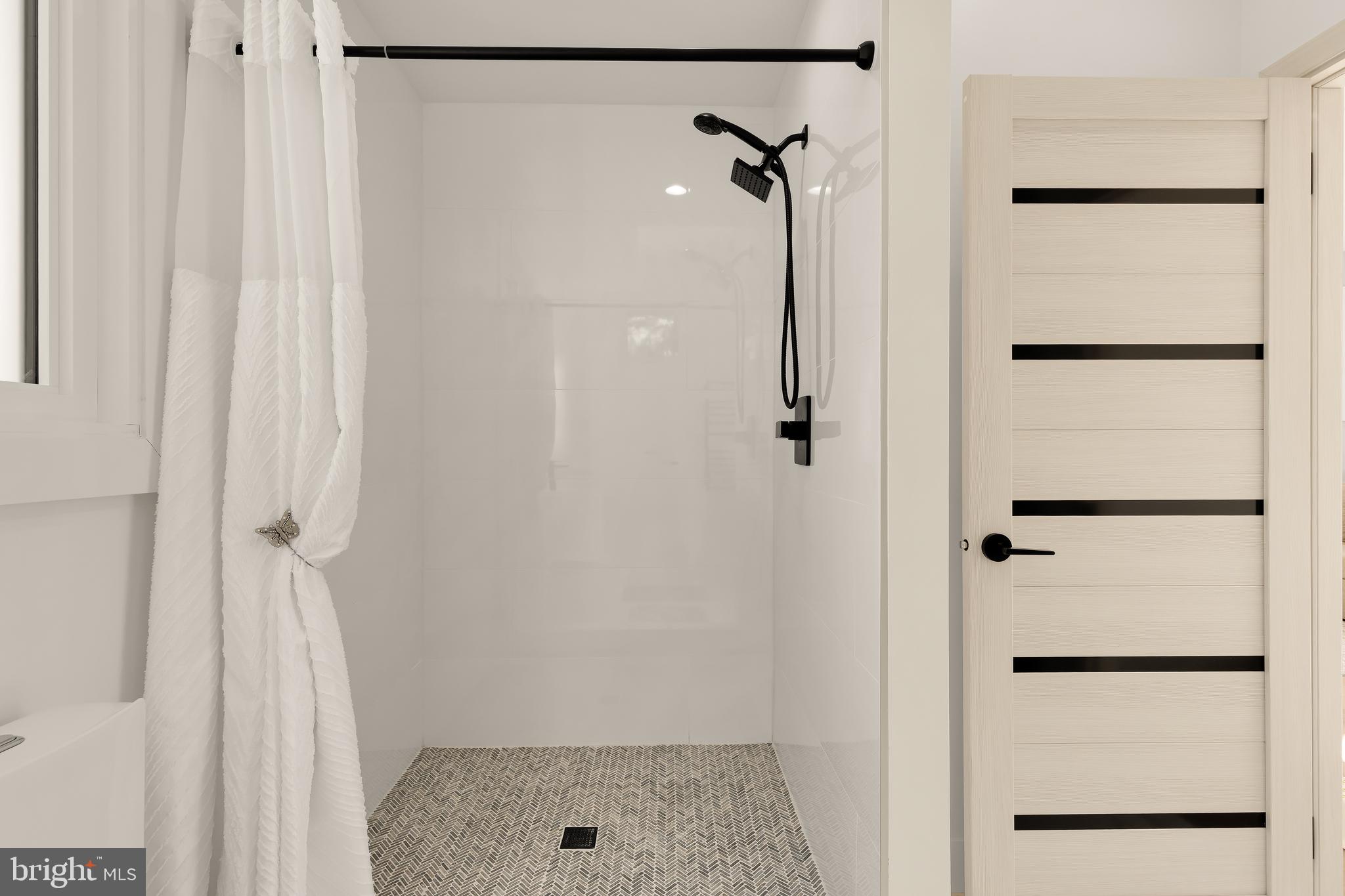 DARNESTOWN OUTSIDE - Residential