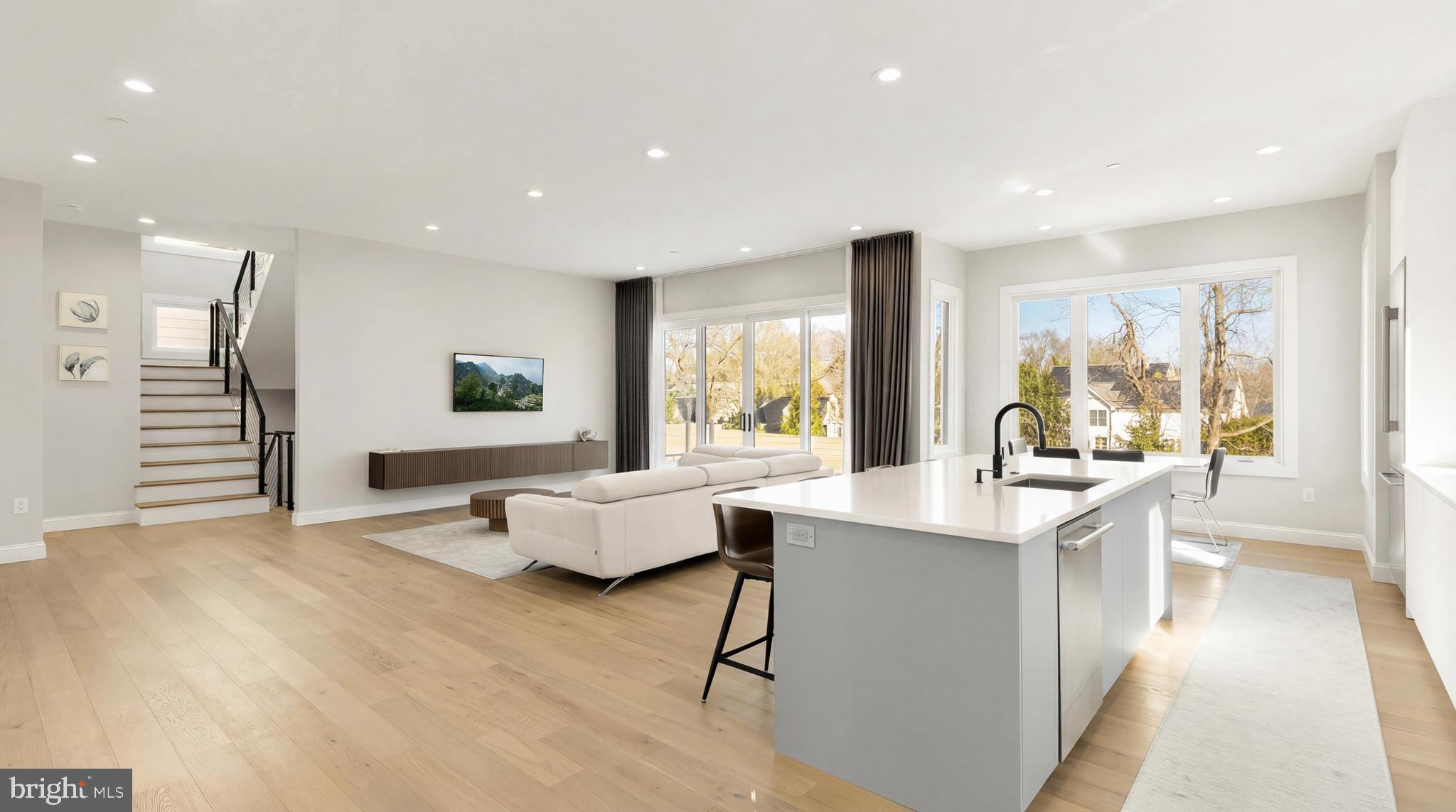 DARNESTOWN OUTSIDE - Residential