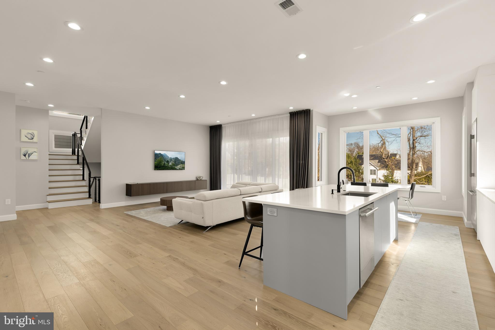 DARNESTOWN OUTSIDE - Residential