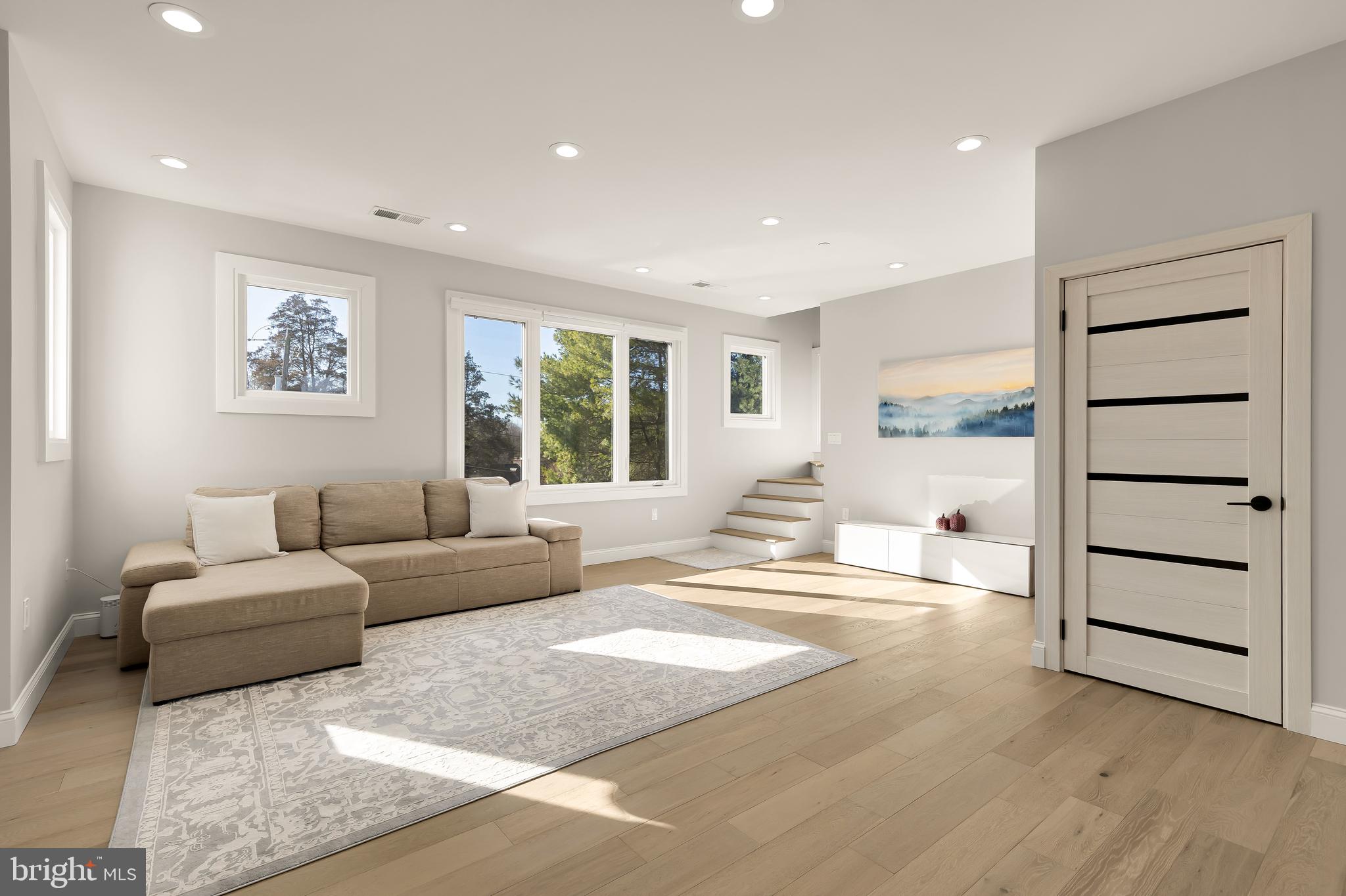 DARNESTOWN OUTSIDE - Residential