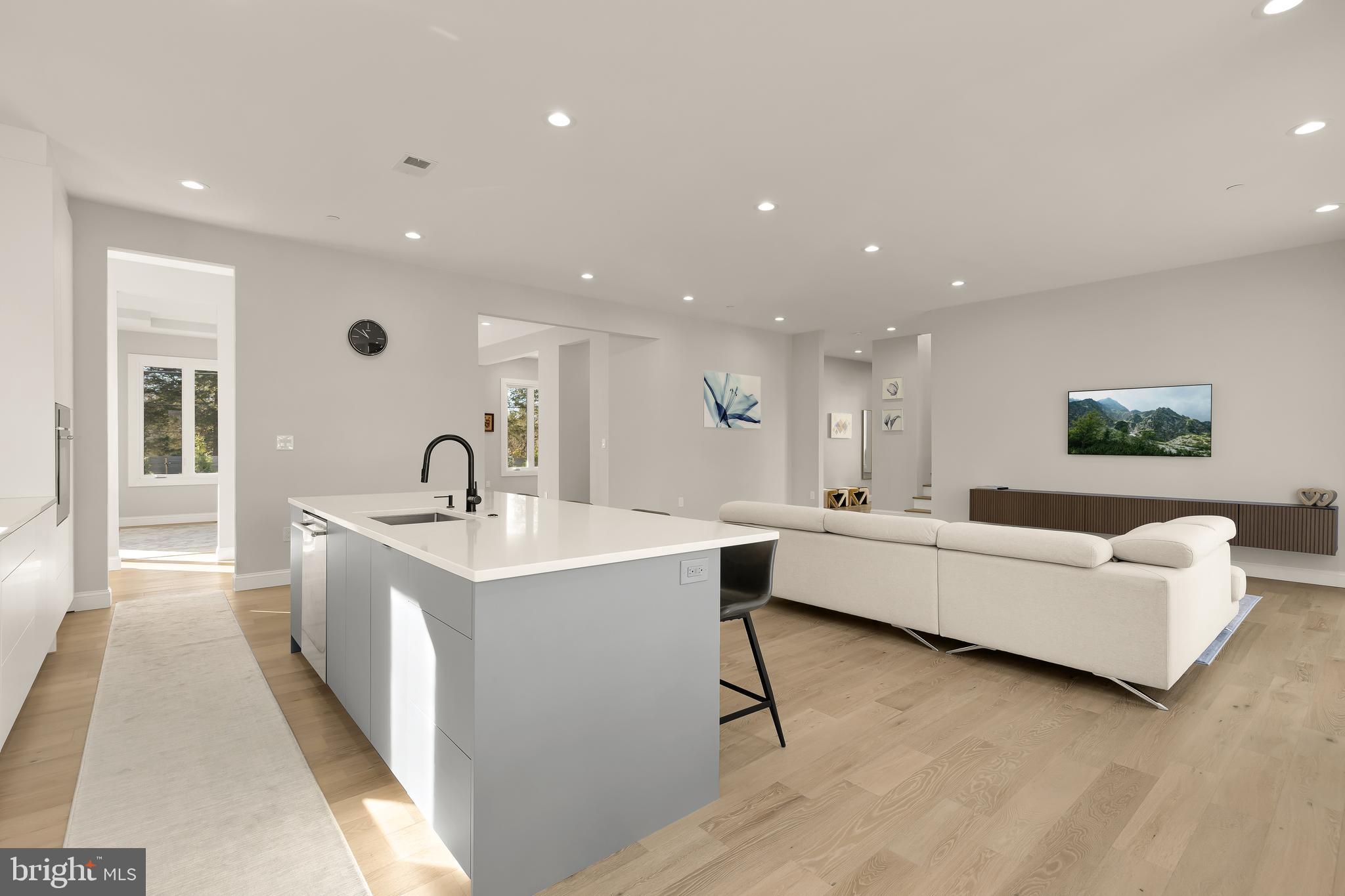 DARNESTOWN OUTSIDE - Residential