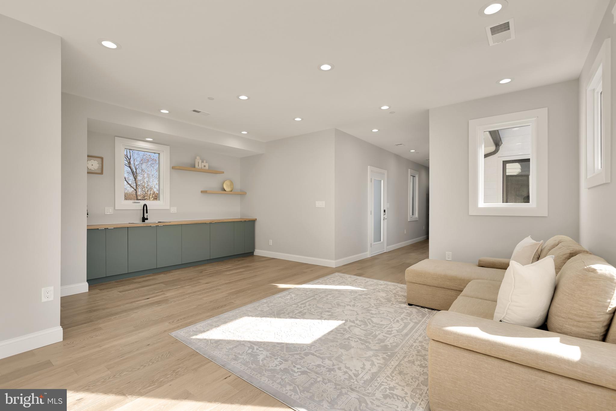 DARNESTOWN OUTSIDE - Residential