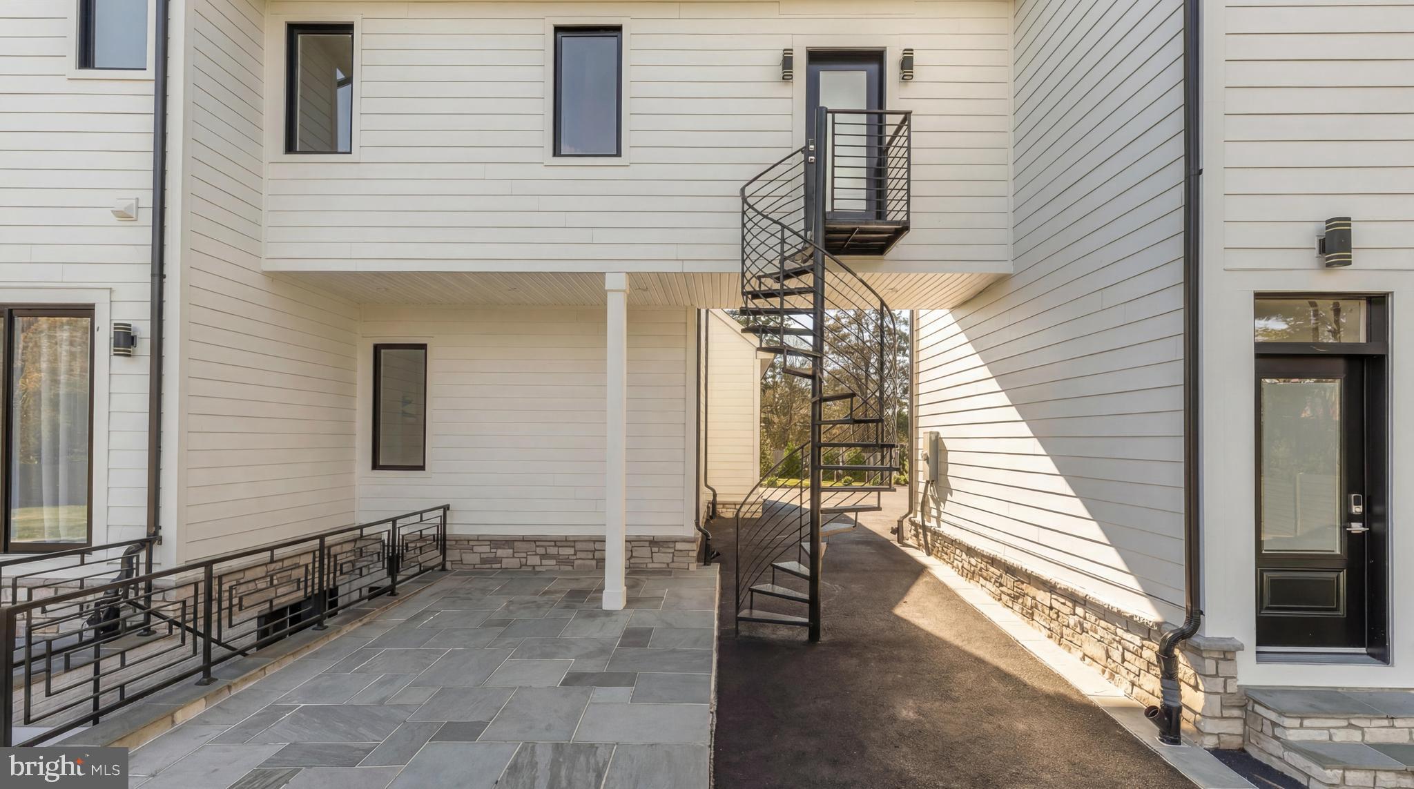 DARNESTOWN OUTSIDE - Residential