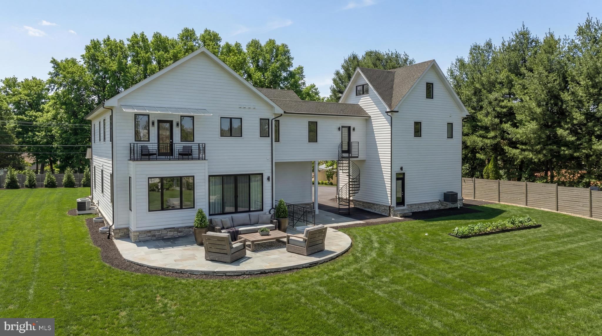 DARNESTOWN OUTSIDE - Residential