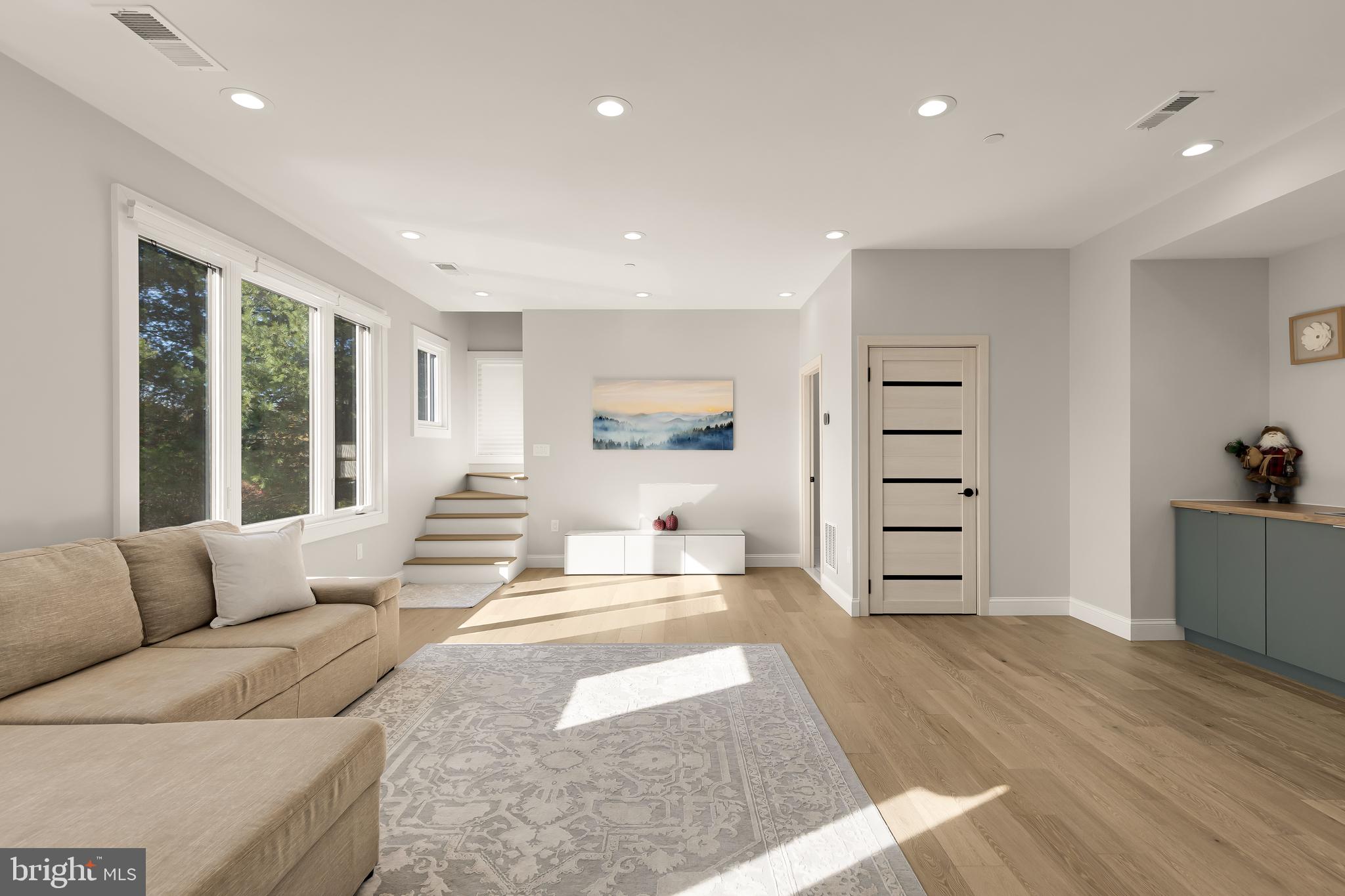 DARNESTOWN OUTSIDE - Residential