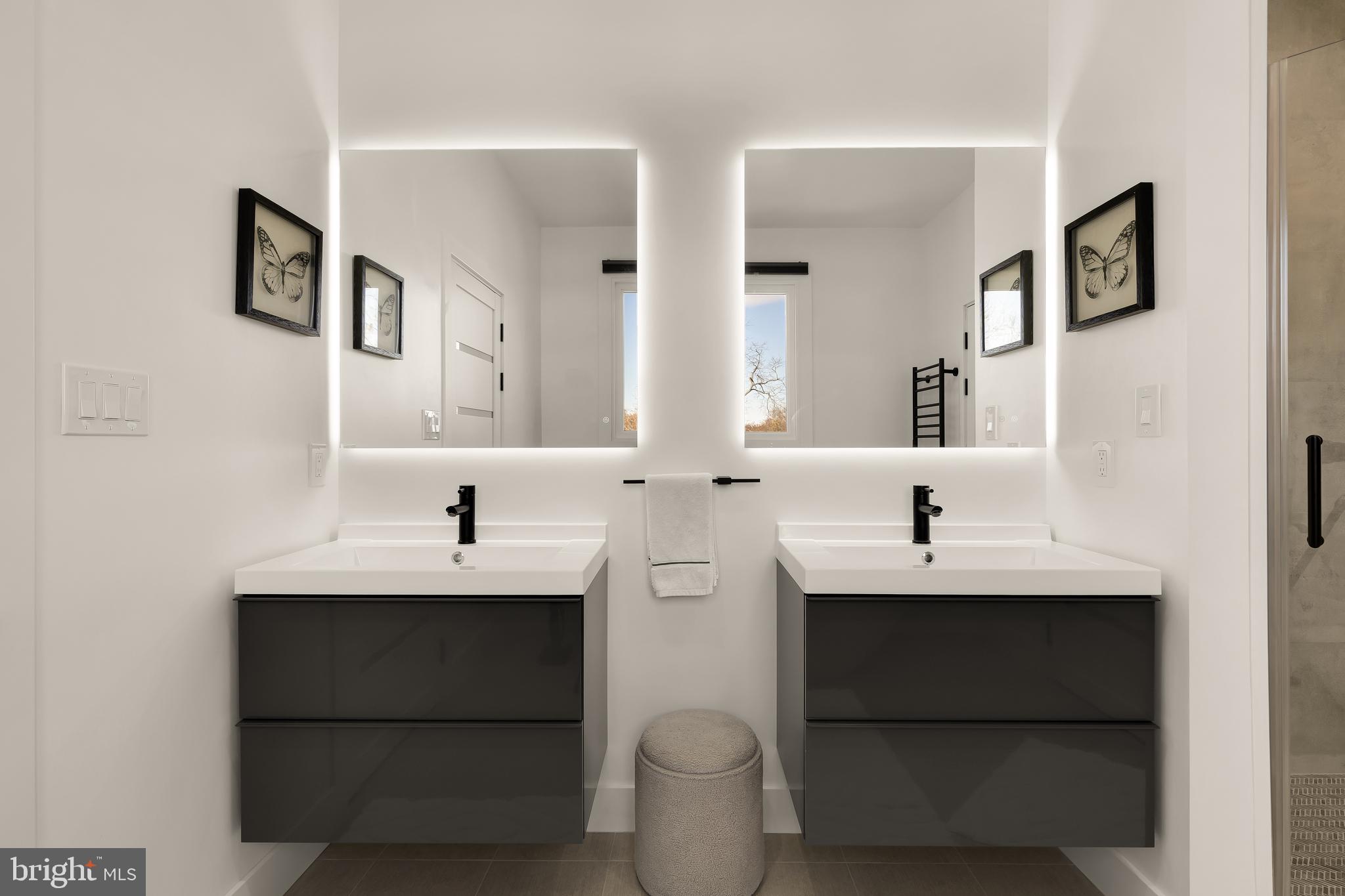 DARNESTOWN OUTSIDE - Residential