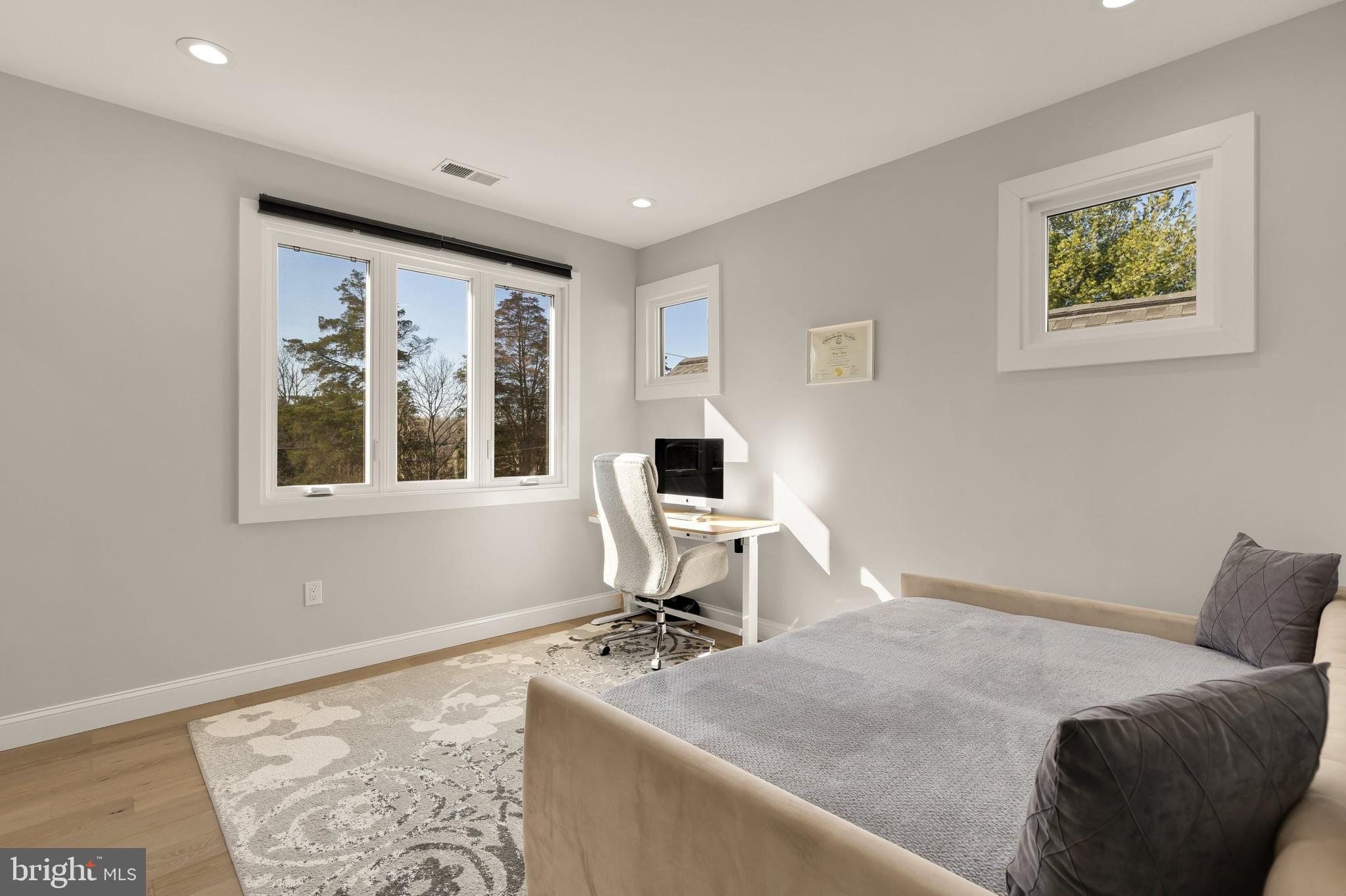 DARNESTOWN OUTSIDE - Residential