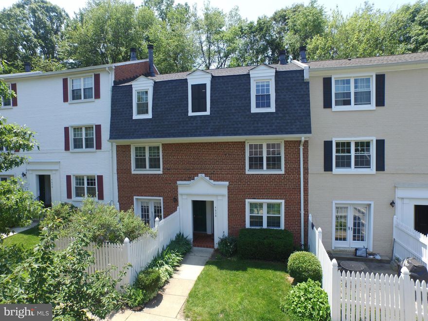 GORGEOUS 2-LEVEL UPPER UNIT BACKING TO TREES*remodeled kitchen w GRANITE/SS APPLIANCES*replaced windows*HW flooring main/upper lvls*new carpet on all stairs*walk-out onto SPACIOUS BALCONY overlooking trees*bath has tiled flooring/walls* beautiful courtyard in front*WALK TO SHIRLINGTON VILLAGE*walk/ride to W&OD Trail*neighborhood pools and courts*LOCATION IS AMAZING