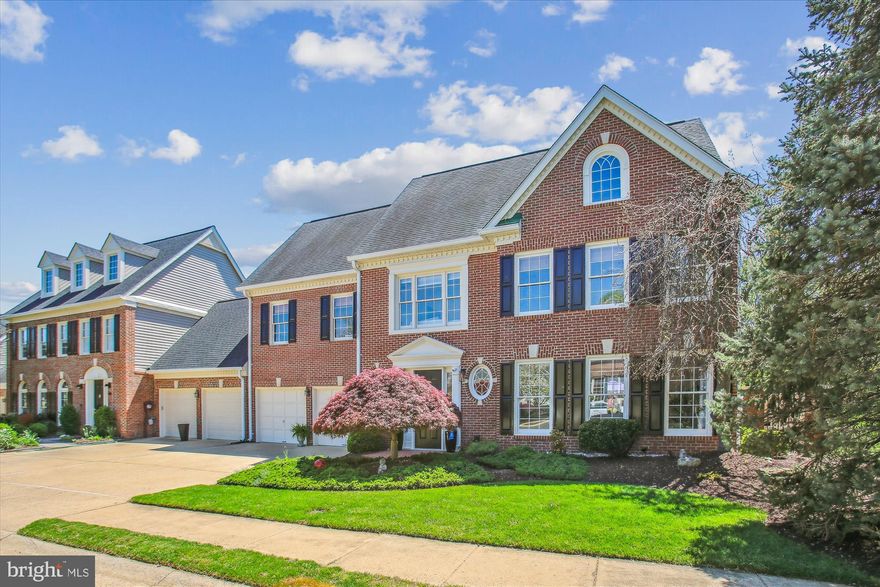 Patio Home in the Guarded and Gated Golf Course Community of River Creek situated at the confluence of The Potomac River and Goose Creek, this is the premier resort community in Northern Virginia.  This home has four bedrooms on the second level.  The main level has been fully remodeled!  Kitchen remodel 2024,  Roof 2016, HVAC 2019, Water Heater 2024, Floors 2023.  Check out the extra long garage with enough room for a golf cart!  Perfect location for privacy at the end of the street.  Fenced in back yard for security and privacy.  This Sonata Model is rarely available.  Walking distance to clubhouse dining, fitness, pools, and tennis.  Golf memberships are available.  Enjoy Confluence Park with kayak storage and launch, tot lot, and neighborhood farm.