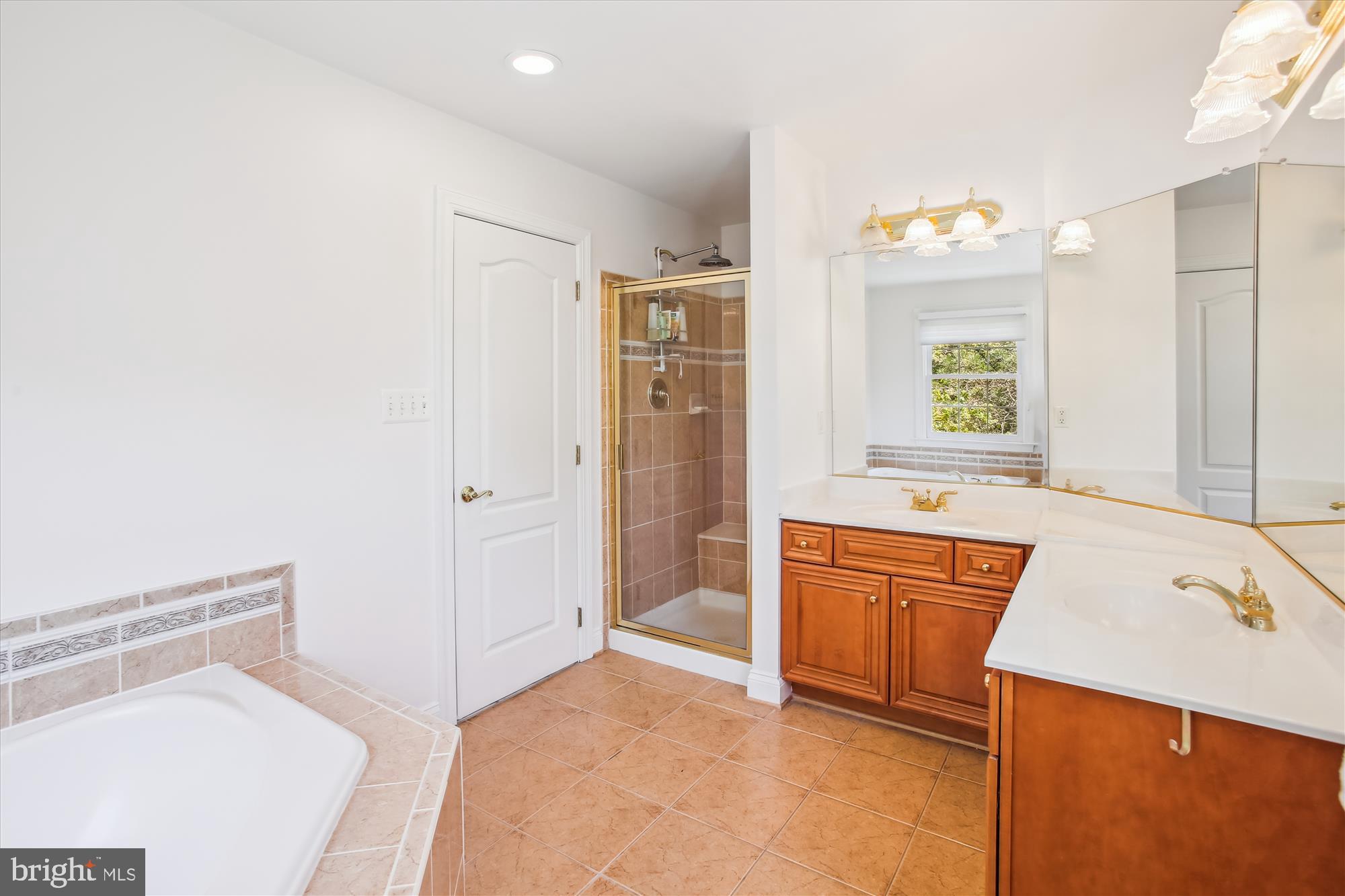 RIVER CREEK - Residential