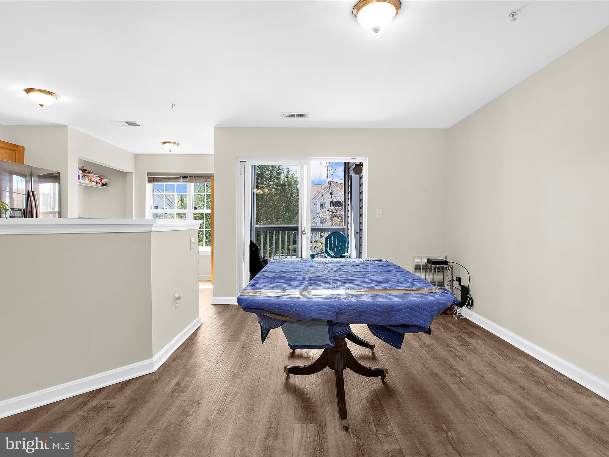 CROMWELL FOUNTAIN - Residential