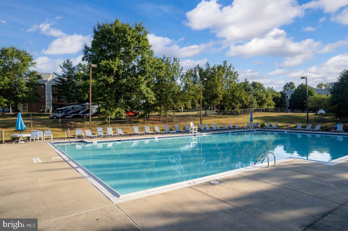 CROMWELL FOUNTAIN - Residential