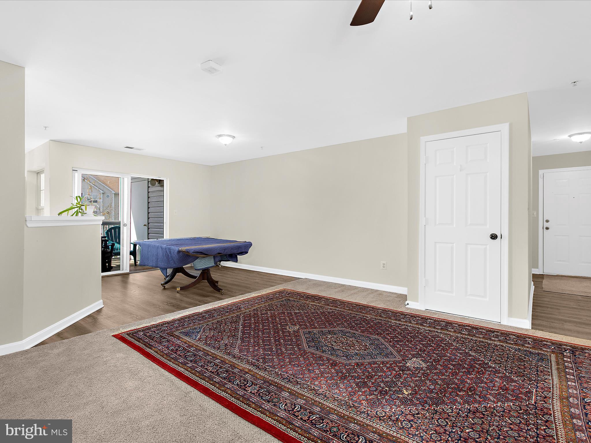 CROMWELL FOUNTAIN - Residential