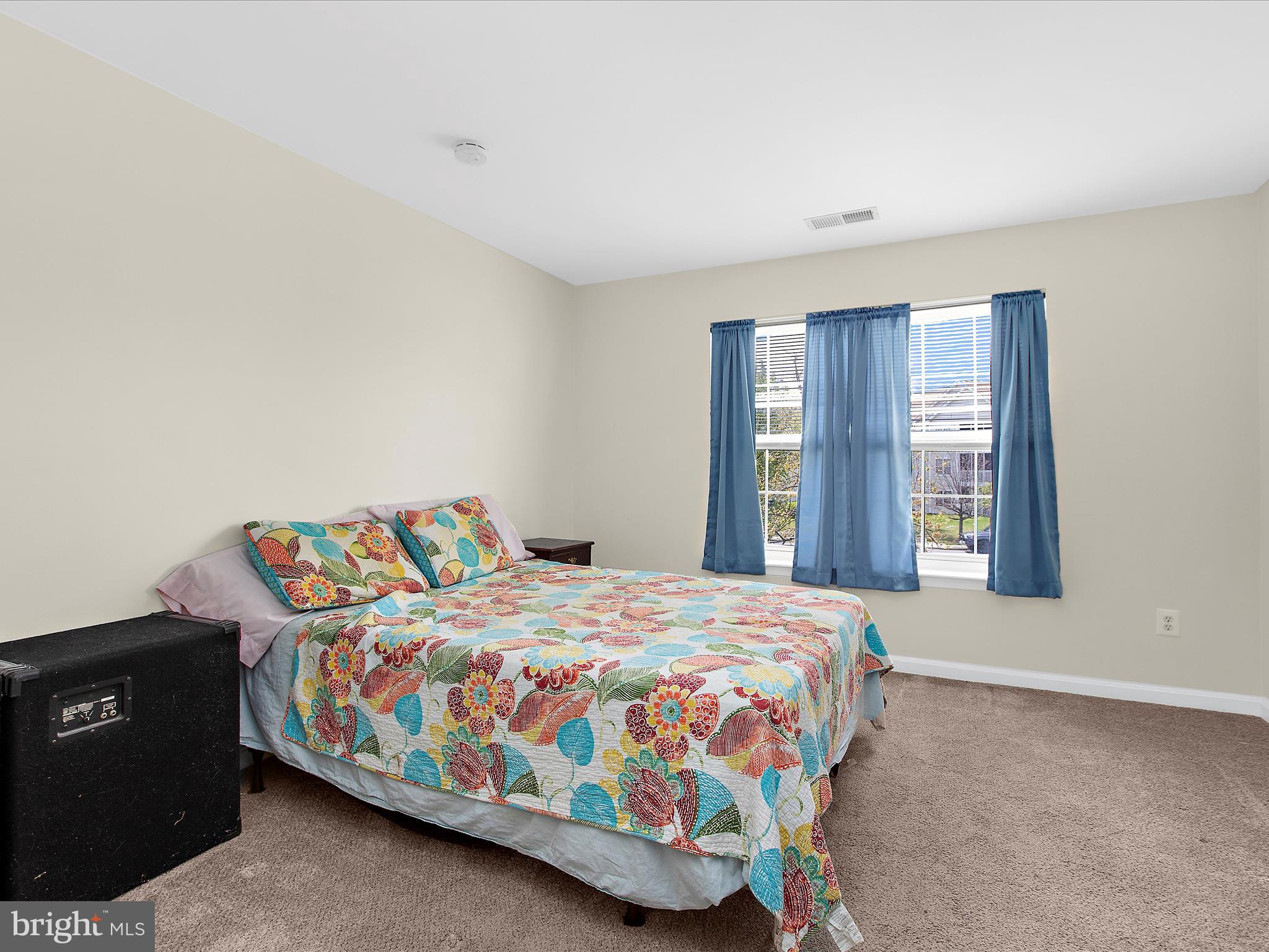 CROMWELL FOUNTAIN - Residential