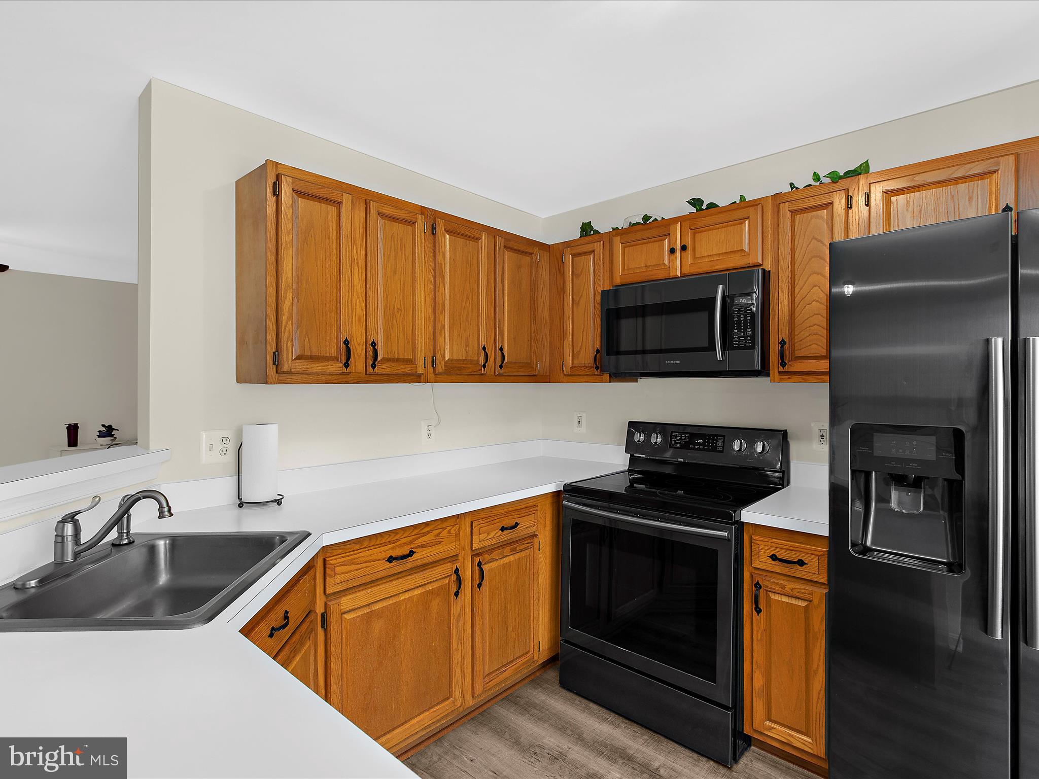 CROMWELL FOUNTAIN - Residential