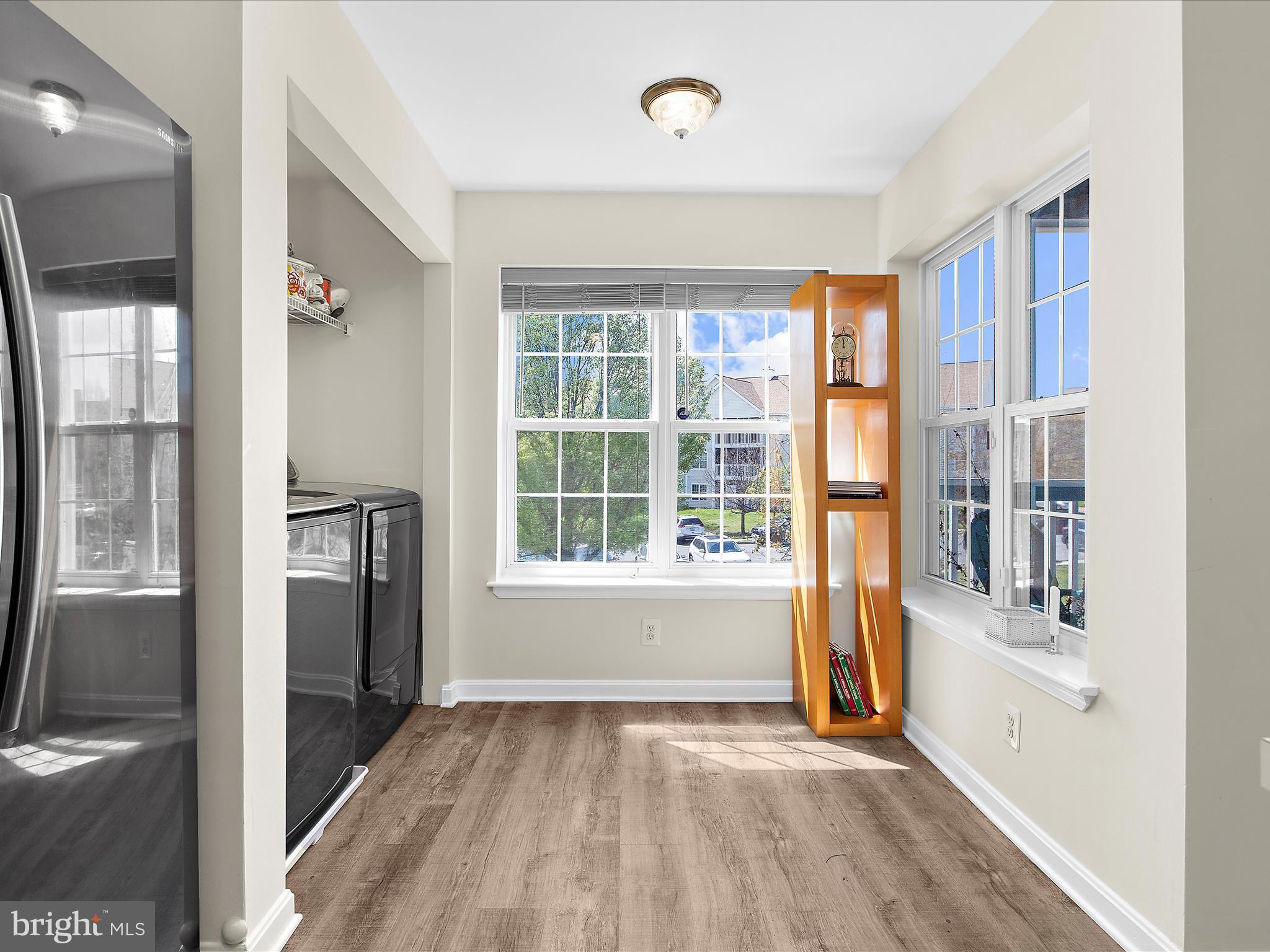 CROMWELL FOUNTAIN - Residential