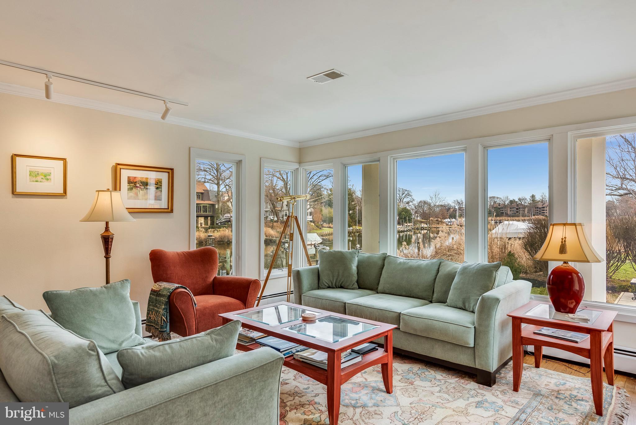 MURRAY HILL - Residential