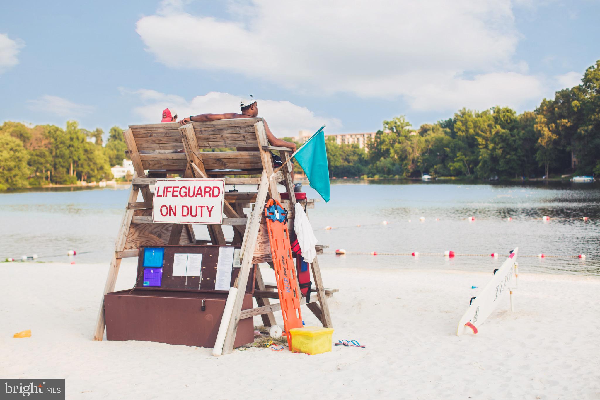 LAKE BARCROFT - Residential