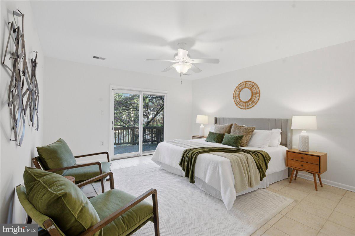 LAKE BARCROFT - Residential