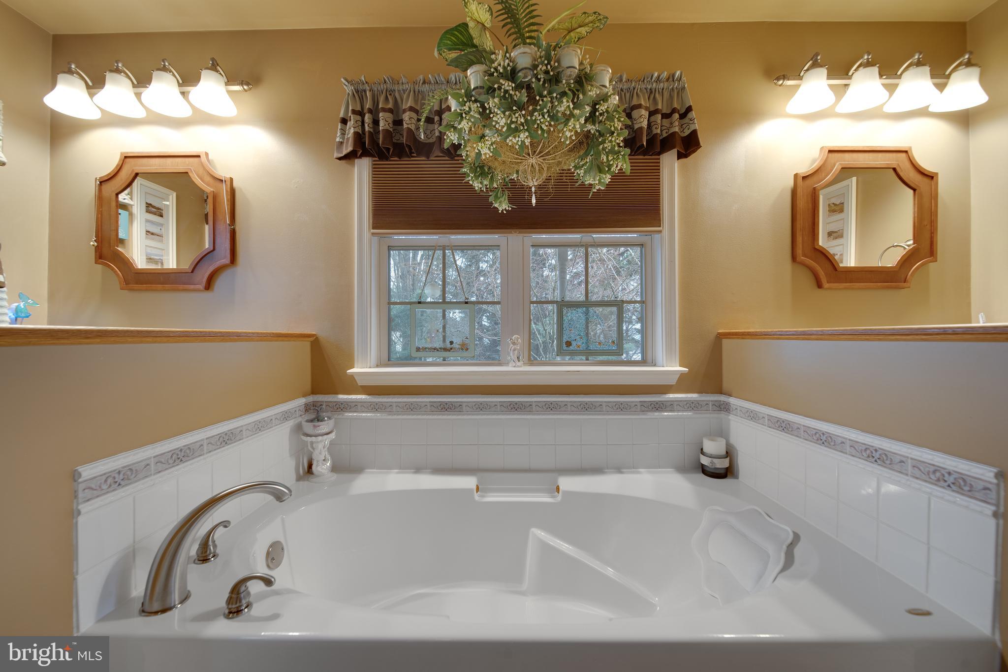 FORT HILL FARMS - Residential