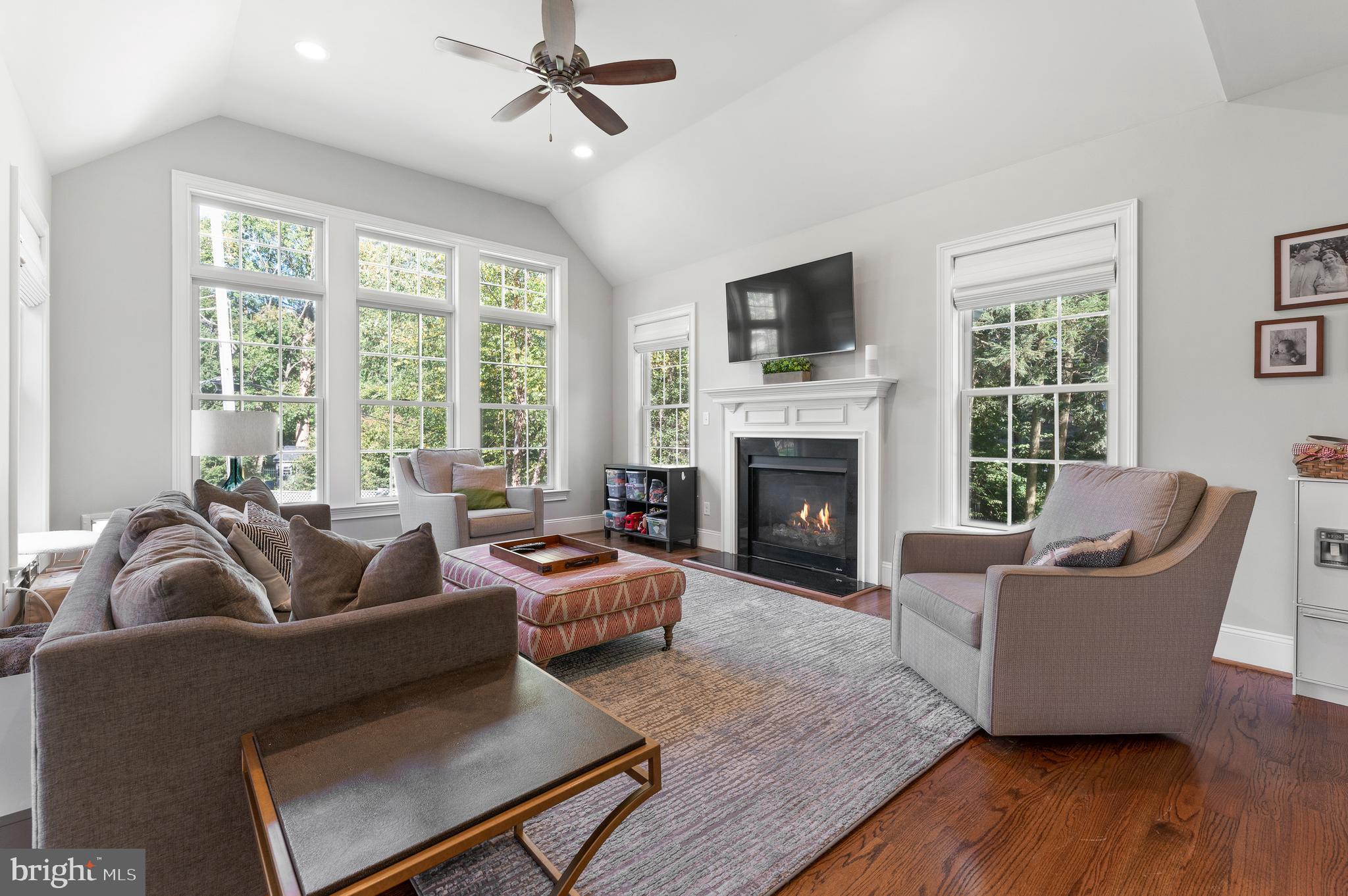 BRYN MAWR - Residential