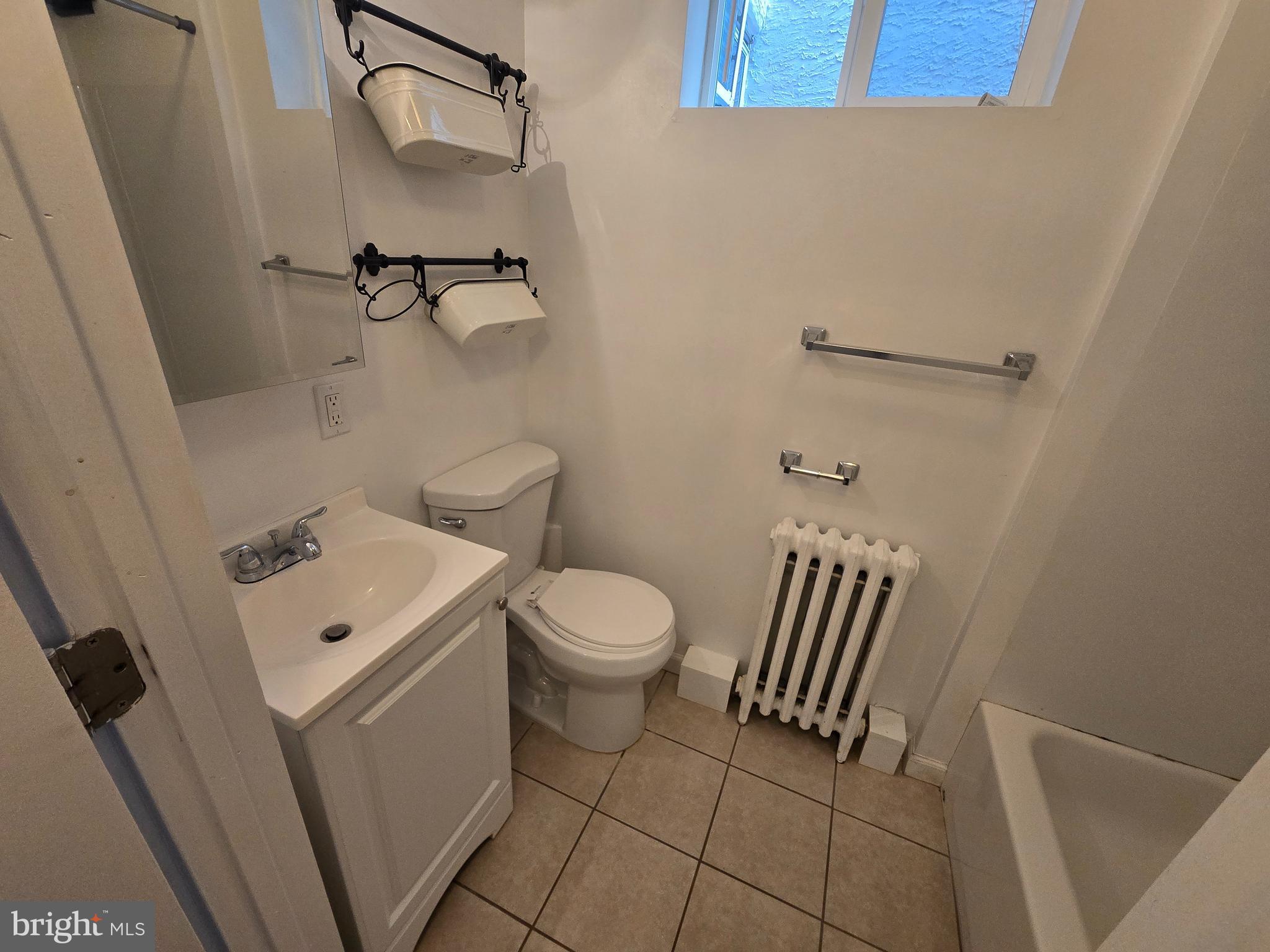 QUEEN VILLAGE - Residential Lease