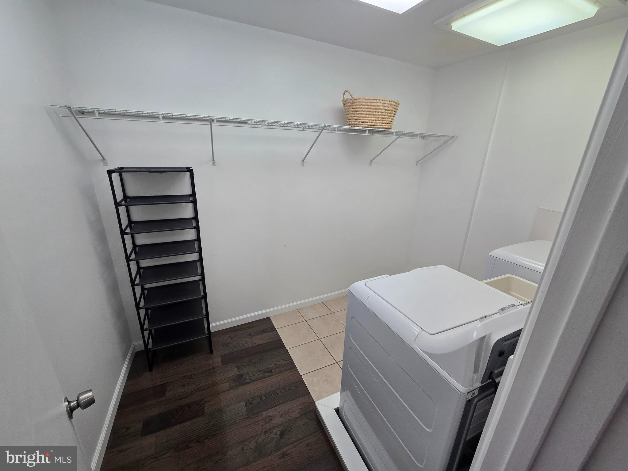 QUEEN VILLAGE - Residential Lease