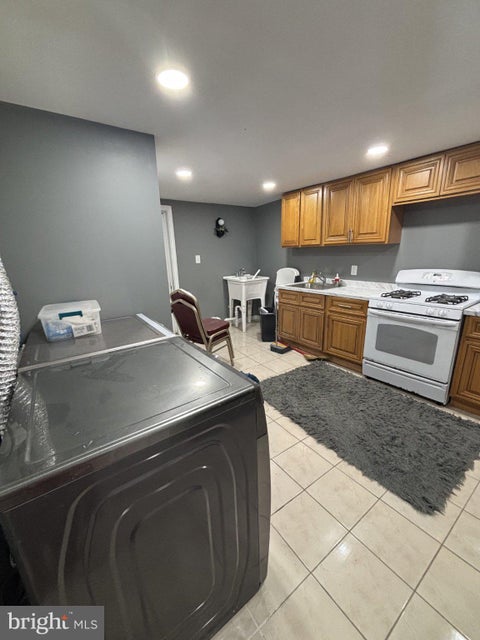 Townhouse For Rent - 835 Anchor Street<br/> Philadelphia County, PHILADELPHIA, PA 19124