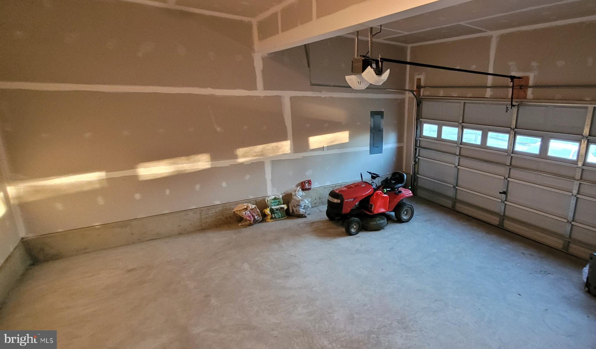 HOPYARD FARM - Residential Lease