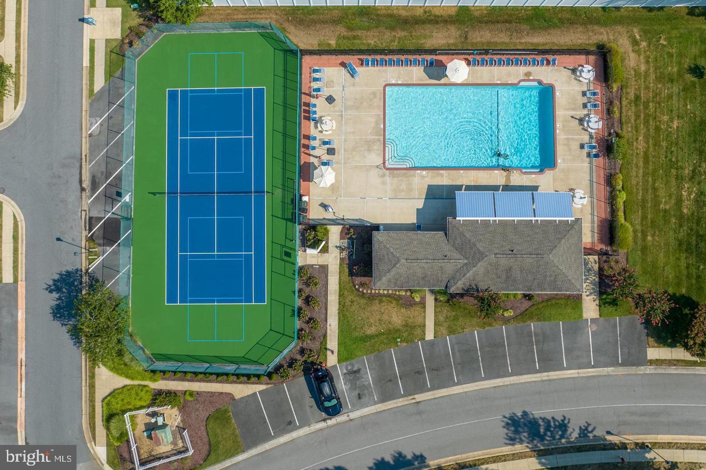 EASTON CLUB - Residential Lease