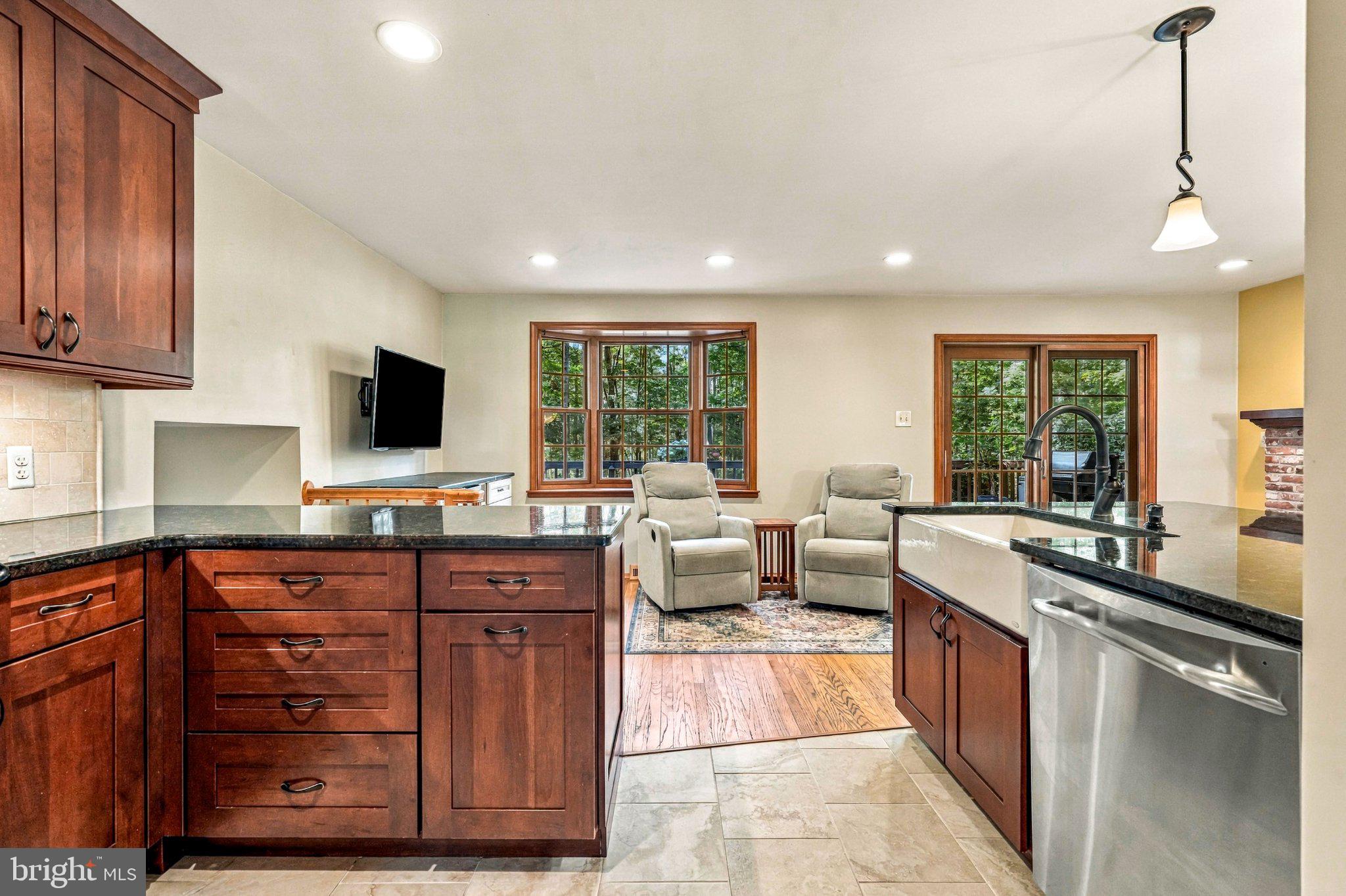 523 SAINT LAWRENCE WAY