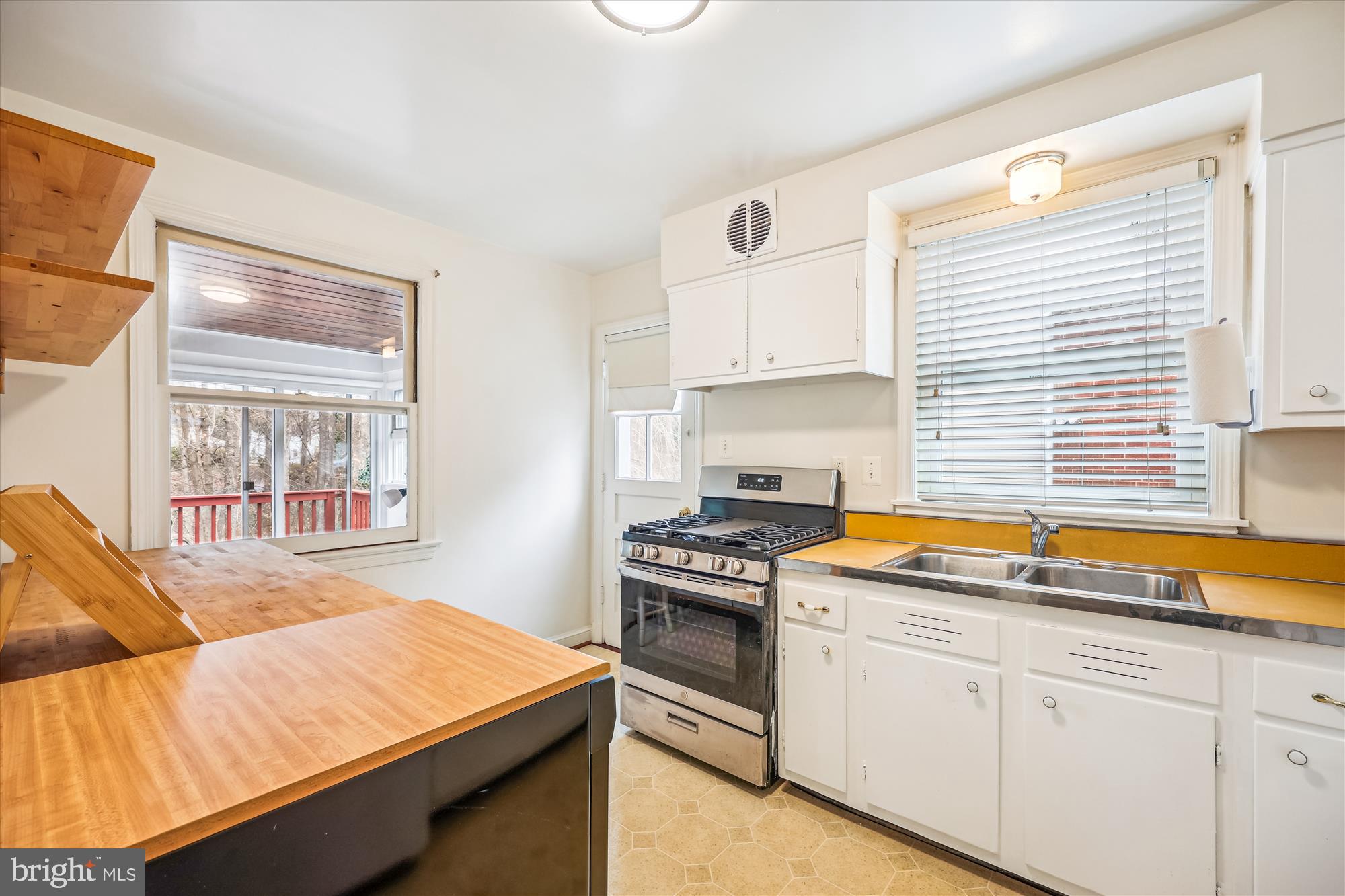 BROOKSIDE FOREST - Residential Lease