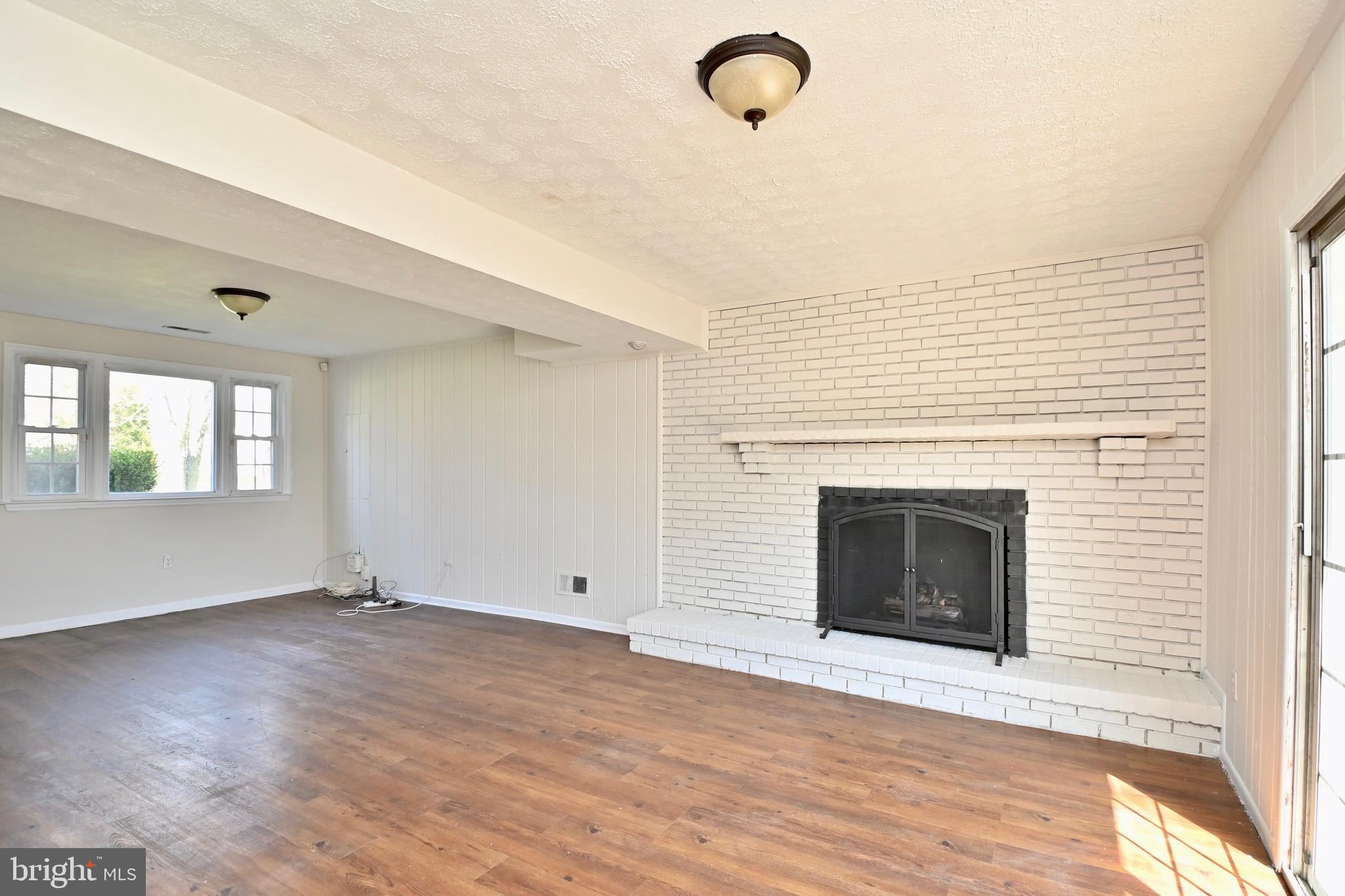 SHERWOOD FOREST - Residential