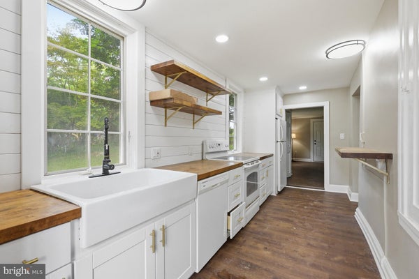 4066 HOLLOW RD, MALVERN, PA 19355 - Image e69a602793d39e2007d1bcff3050f89b/2727064456