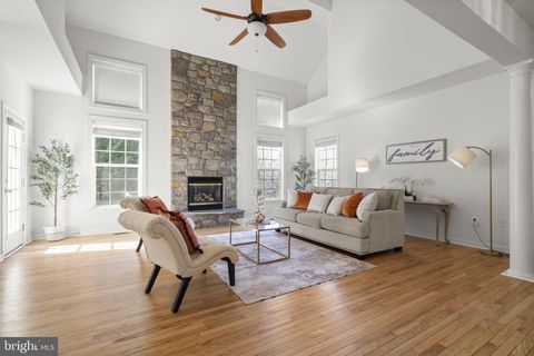 Photo of 15344 Warm Springs Lane, MANASSAS, VA 20112 (MLS # VAPW2114268)