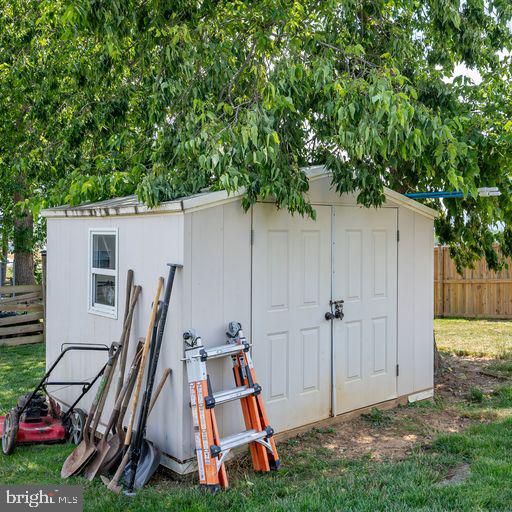 BRIAR RUN - Residential